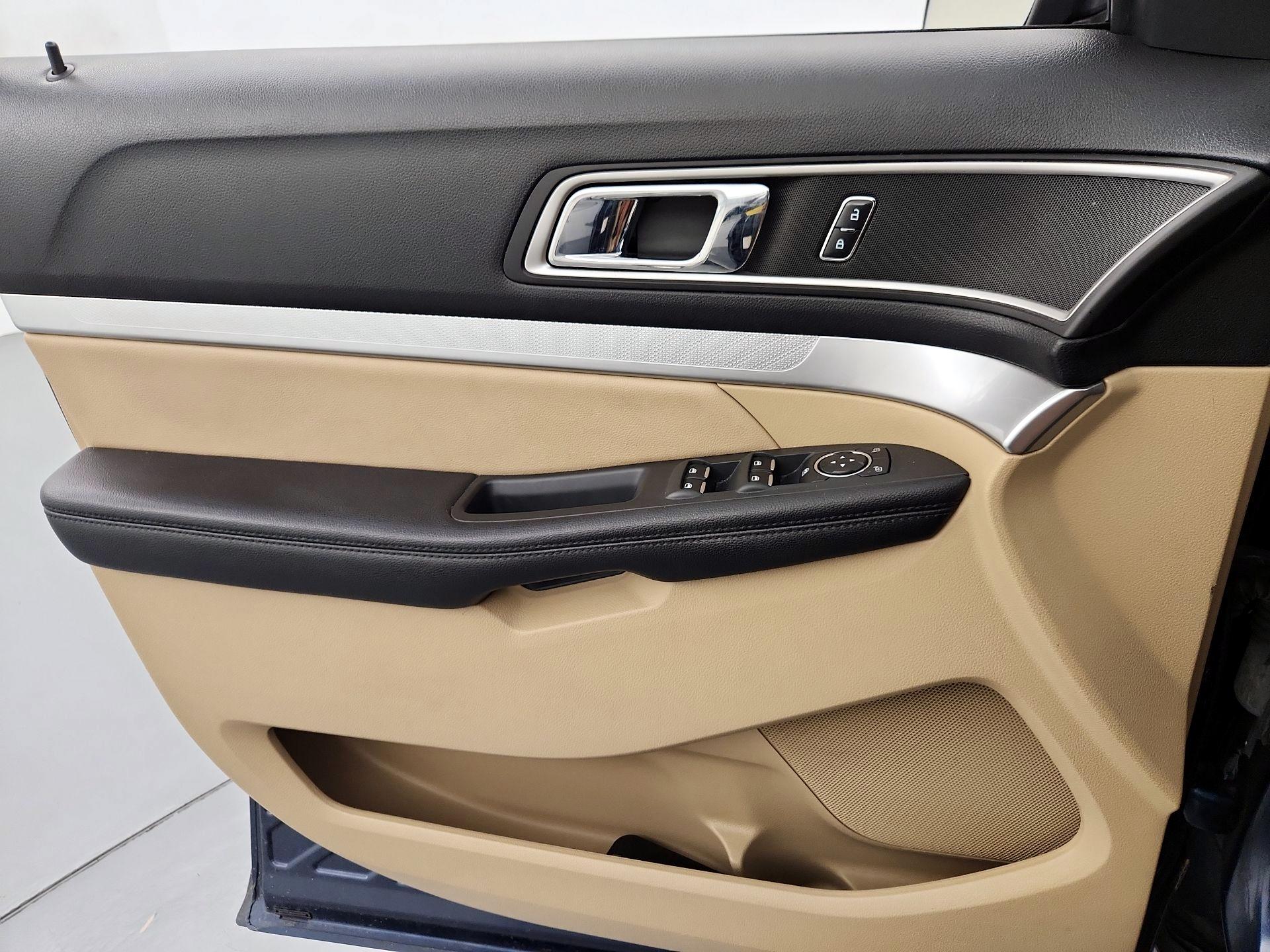 Thumbnail: 2017 Ford Explorer - 12