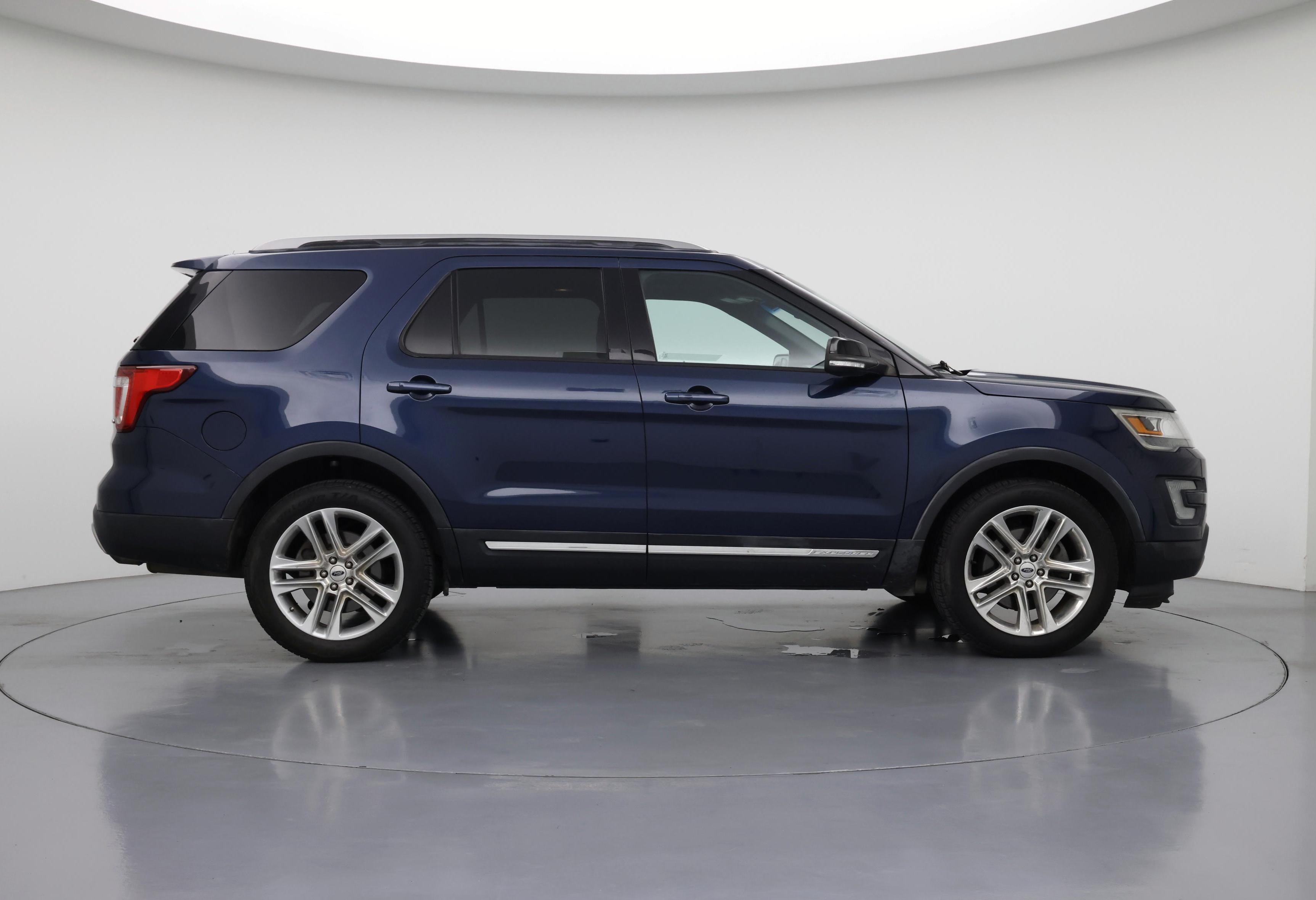 Thumbnail: 2017 Ford Explorer - 7