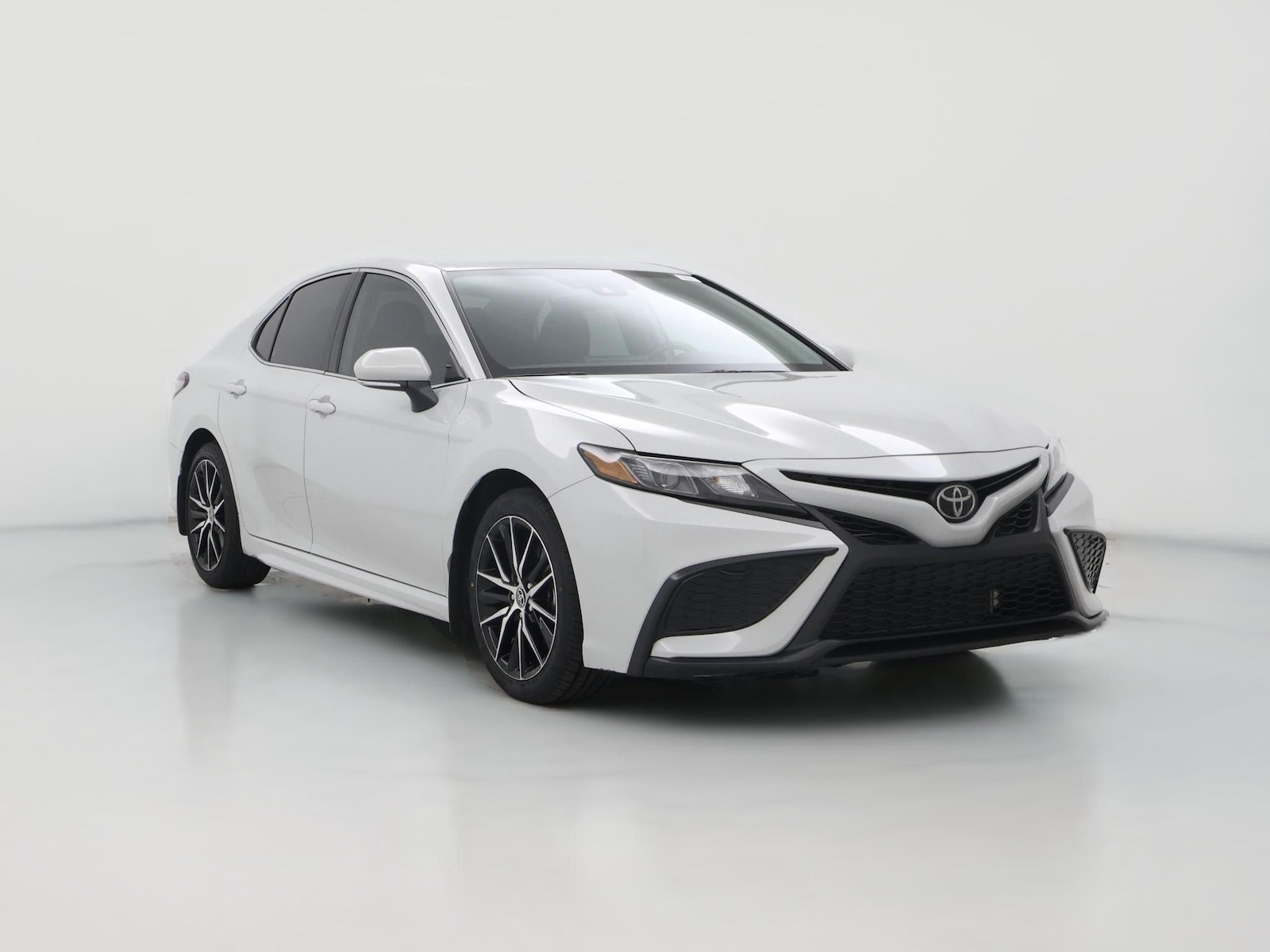 2024 Toyota Camry SE - Photo 1