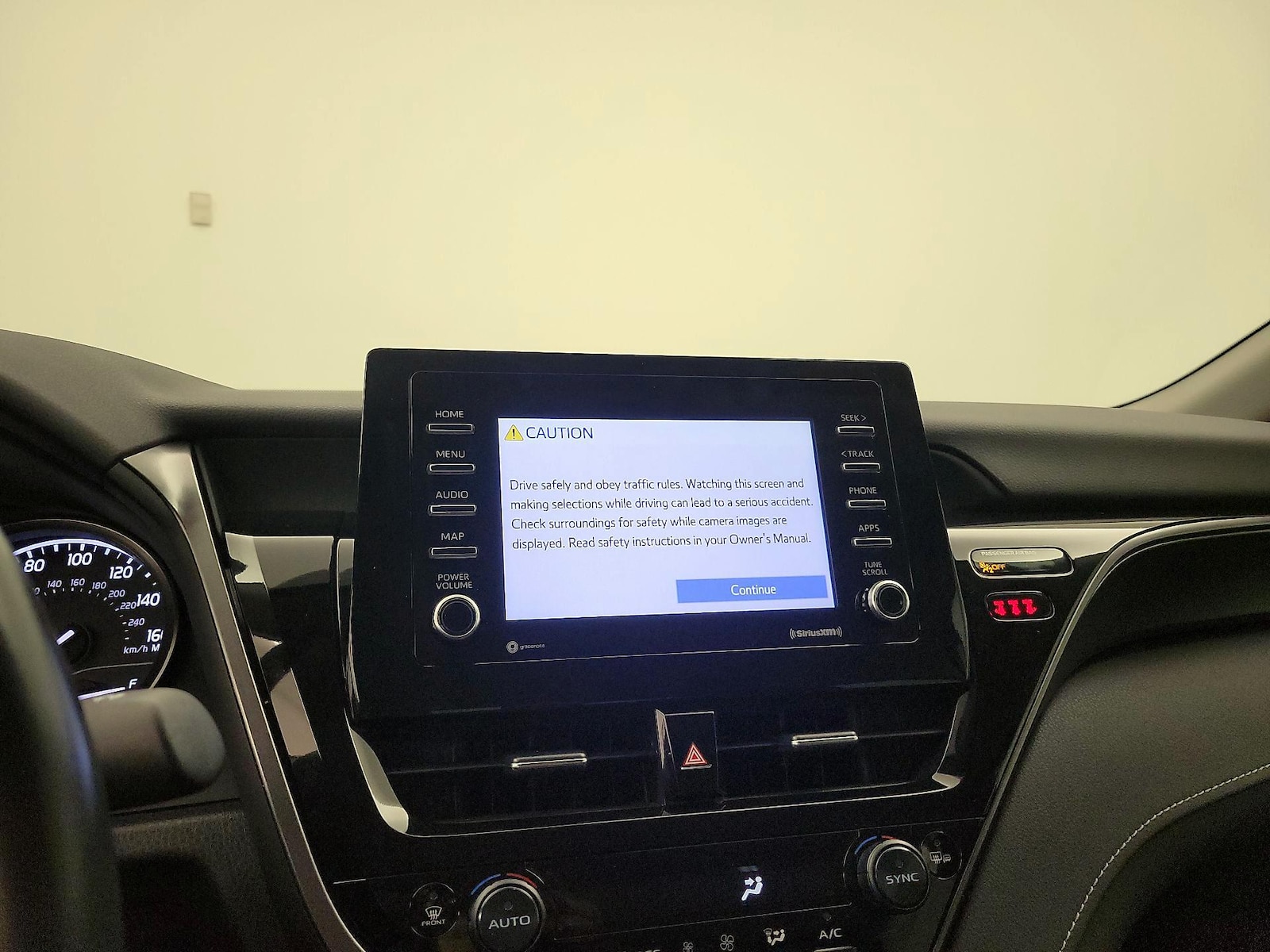 2024 Toyota Camry SE - Photo 16