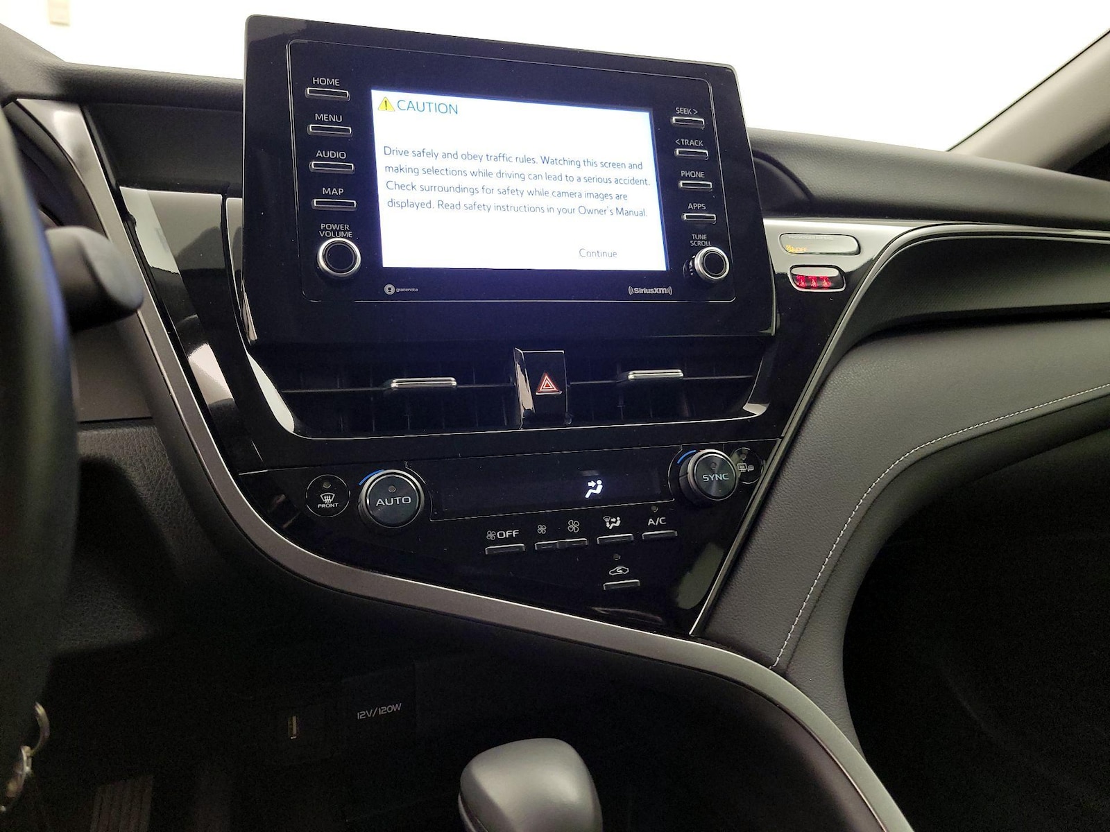 2024 Toyota Camry SE - Photo 17