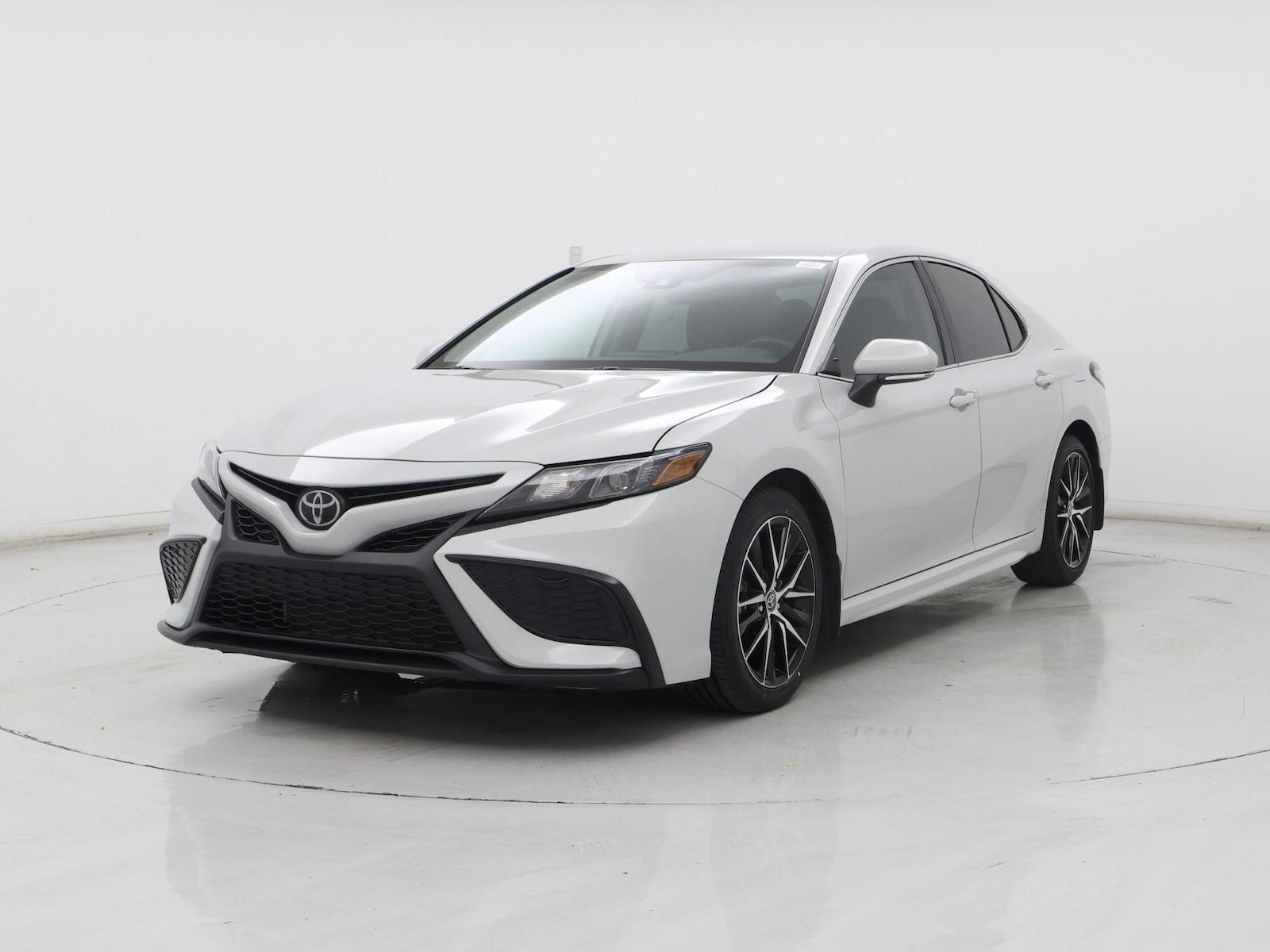 2024 Toyota Camry SE - Photo 5