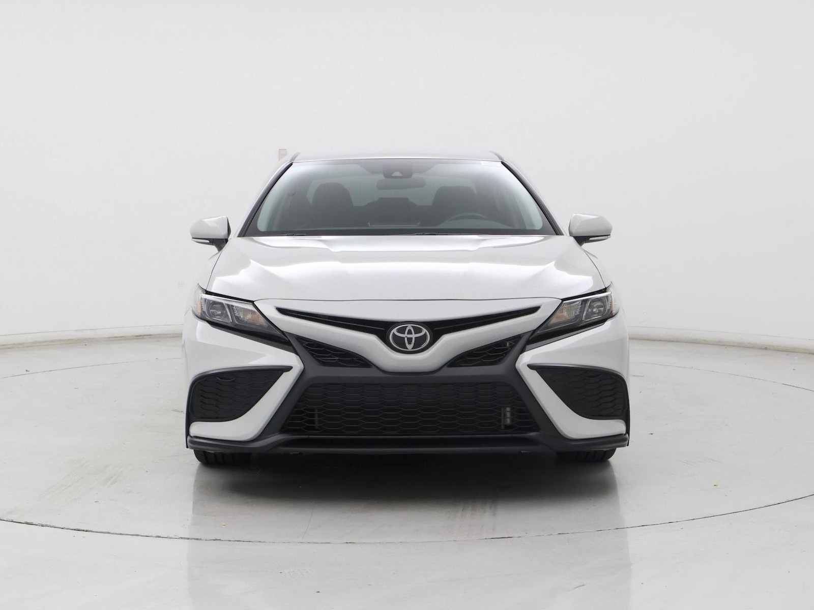 2024 Toyota Camry SE - Photo 6