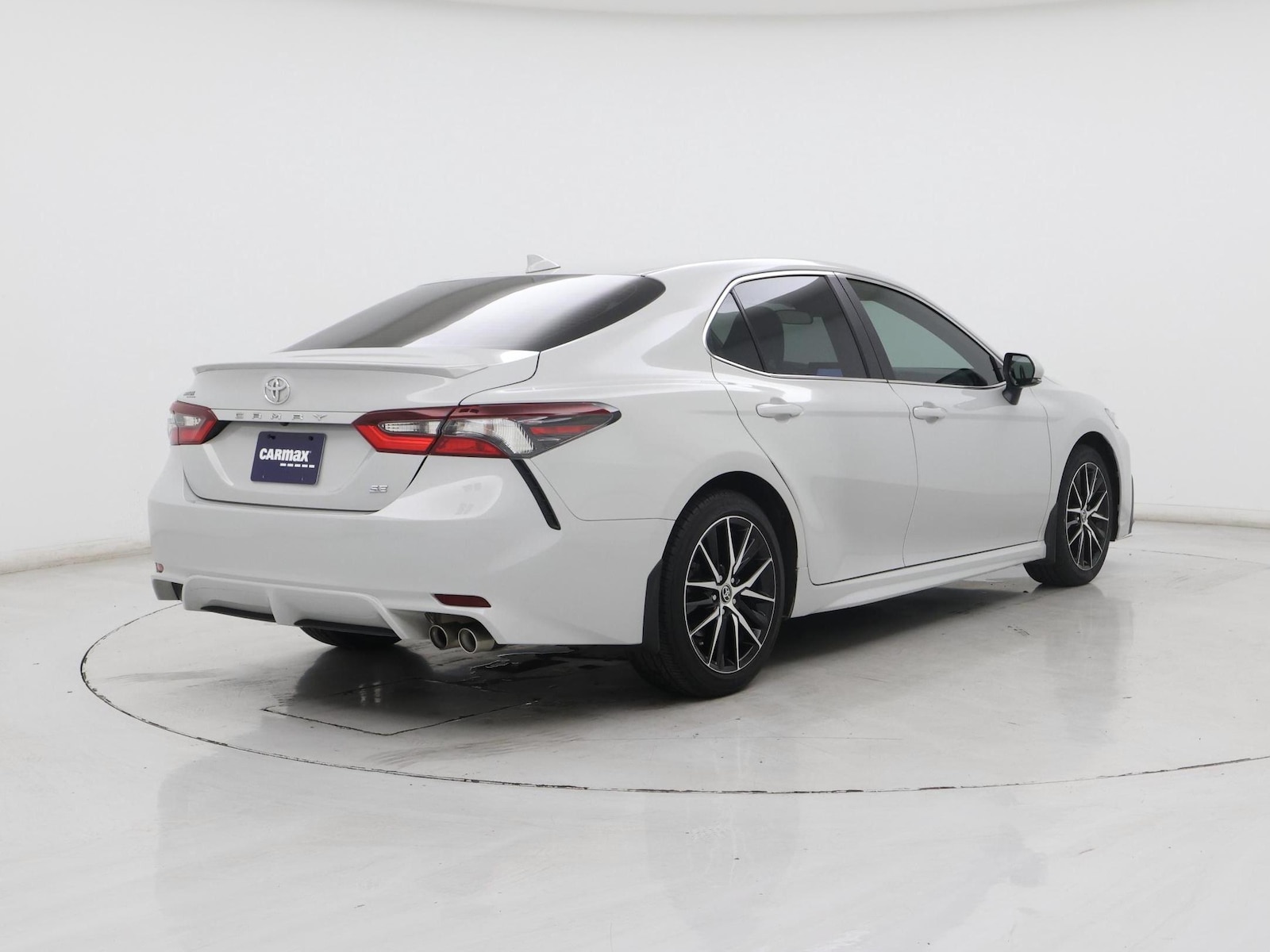 2024 Toyota Camry SE - Photo 9