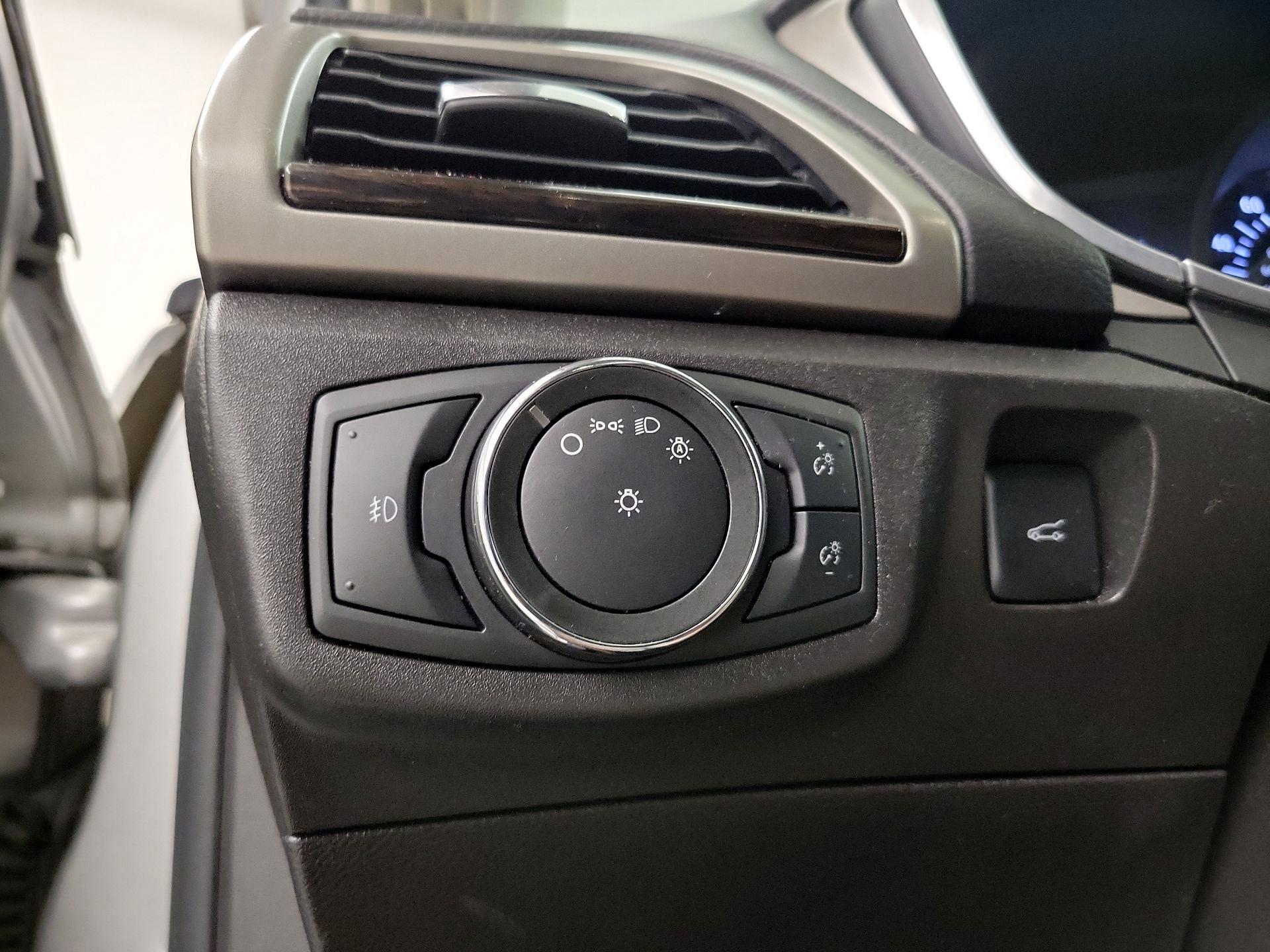 Thumbnail: 2015 Ford Fusion - 13