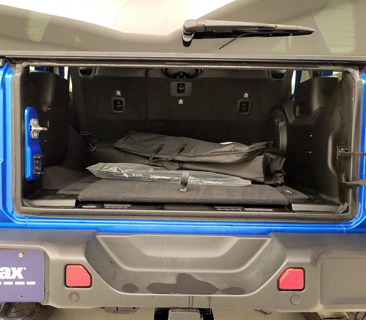 Trunk/Cargo (Seats Up)