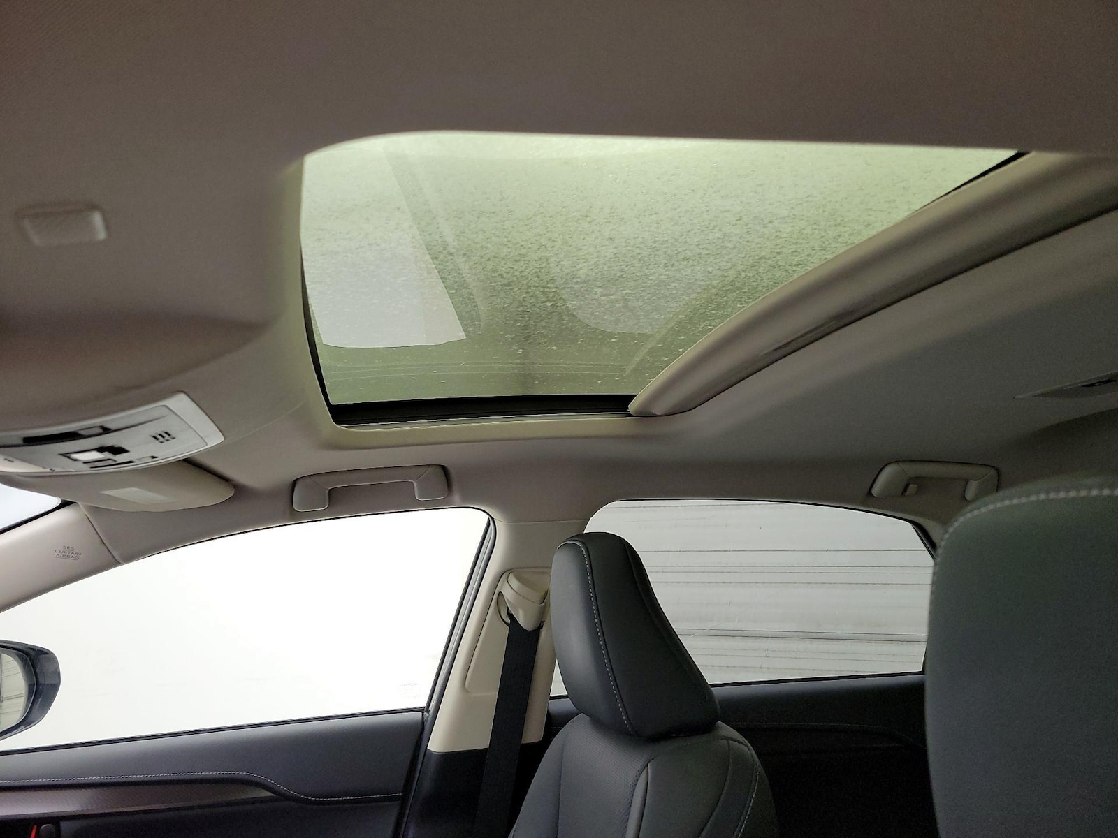 Sunroof(s) & Overhead Airbags
