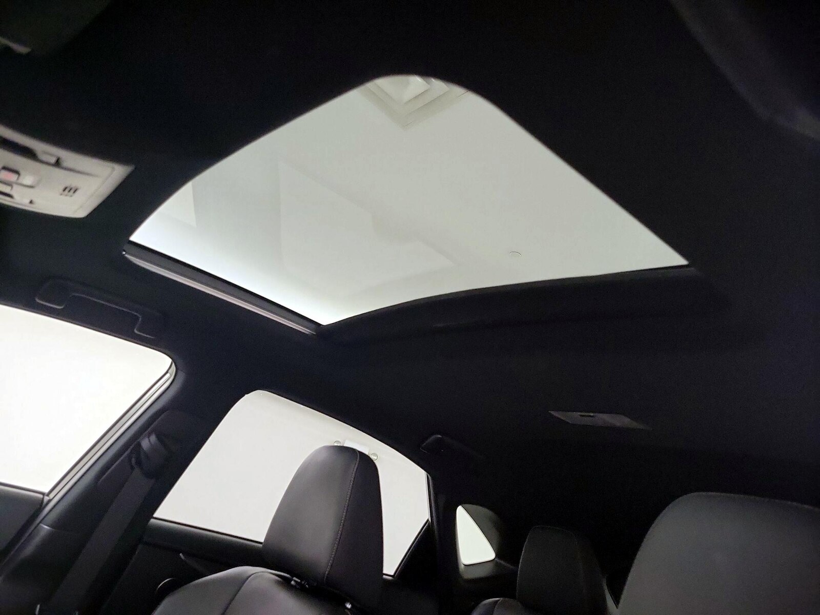 Sunroof(s) & Overhead Airbags