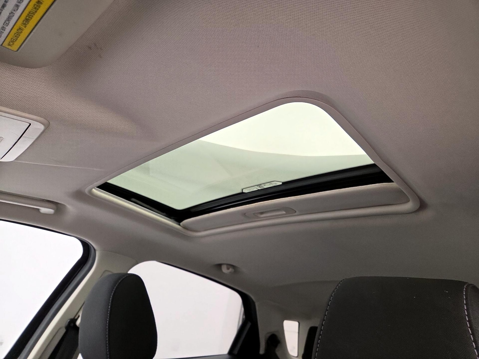 Sunroof(s) & Overhead Airbags