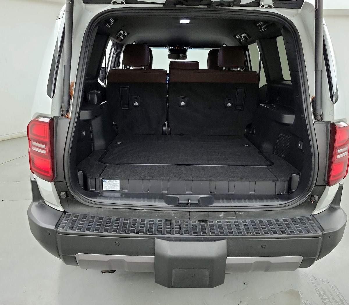 Trunk/Cargo (Seats Up)