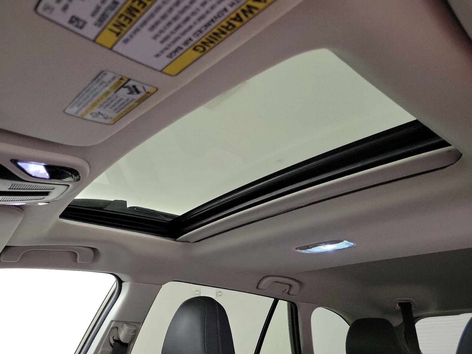 Sunroof(s) & Overhead Airbags