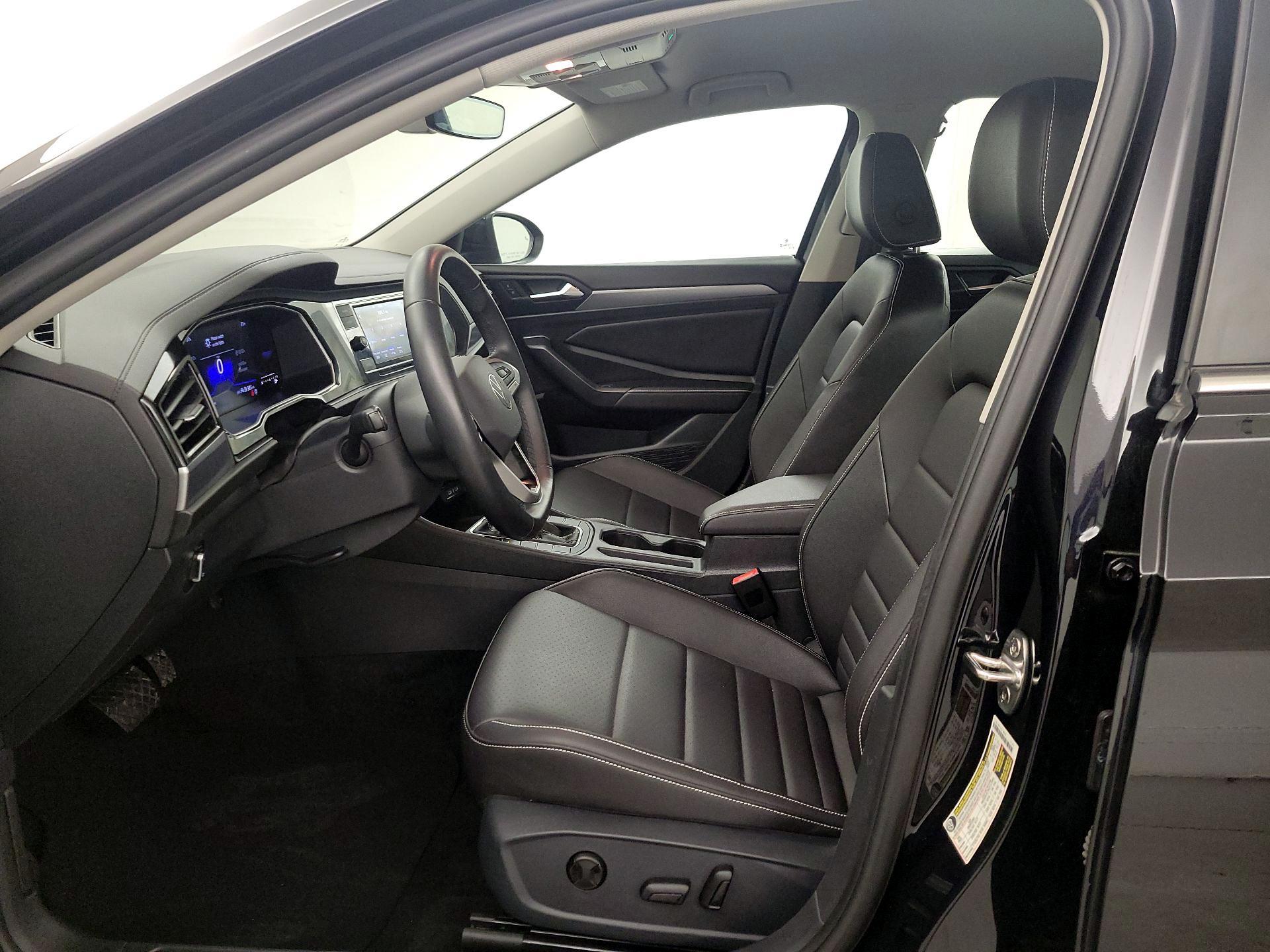 Thumbnail: 2024 Volkswagen Jetta - 11