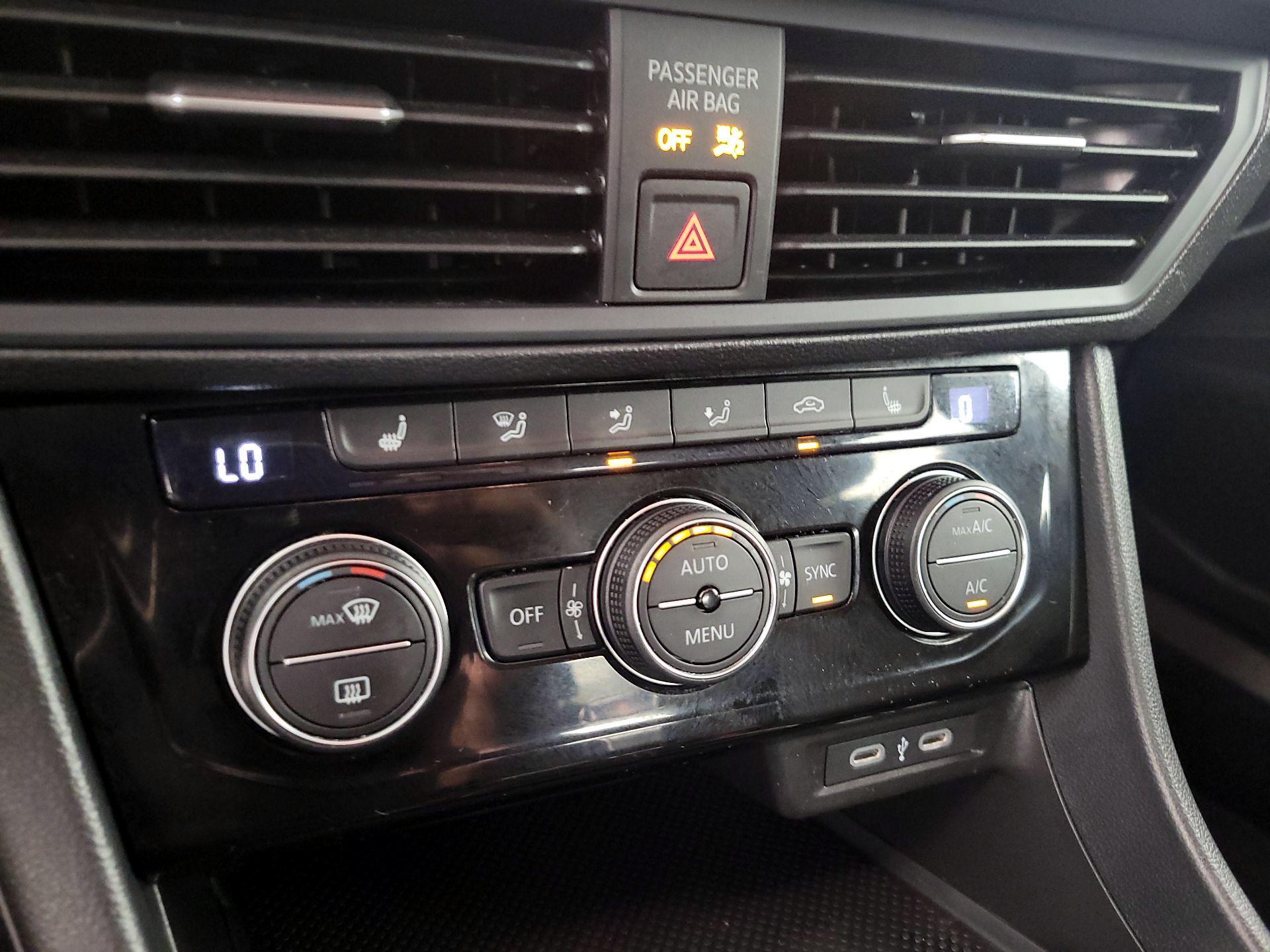 Thumbnail: 2024 Volkswagen Jetta - 16