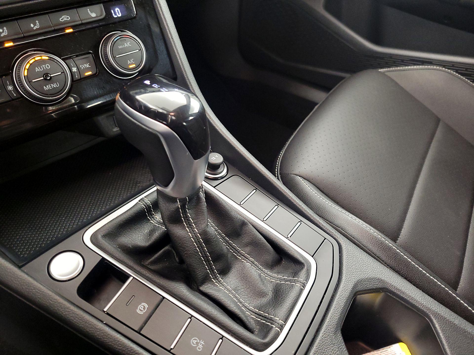 Thumbnail: 2024 Volkswagen Jetta - 17