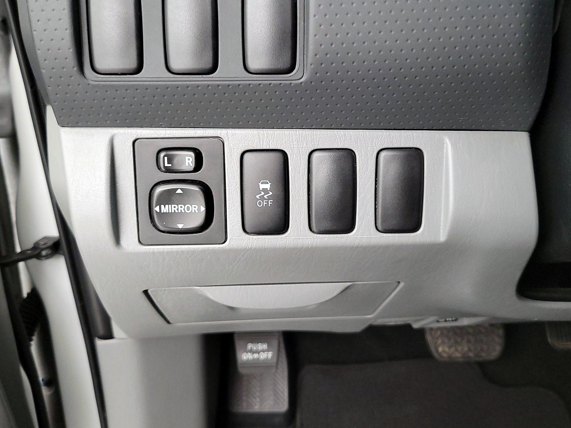 Thumbnail: 2014 Toyota Tacoma - 13