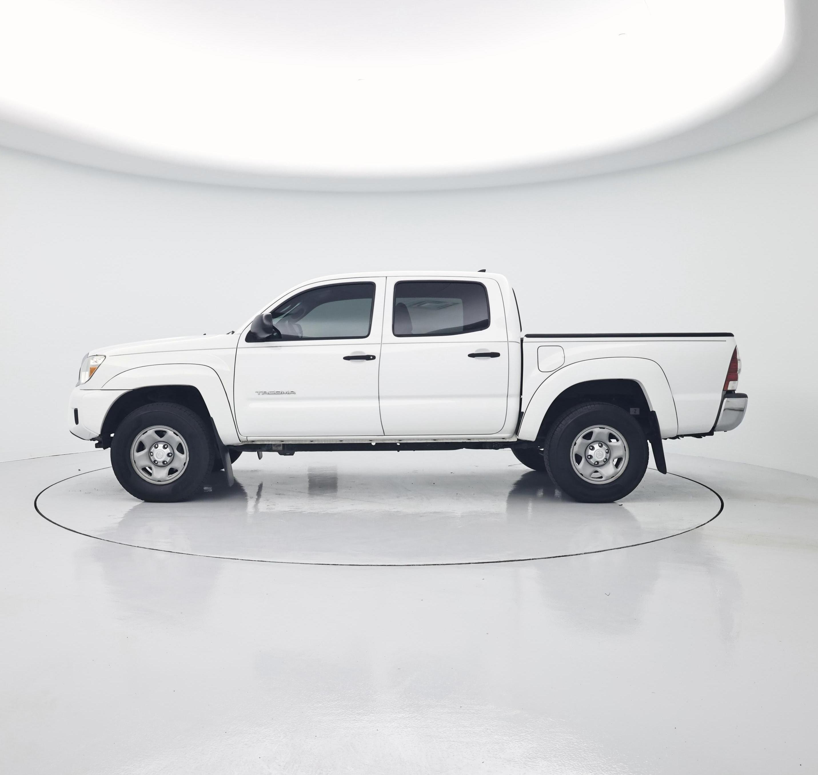 Thumbnail: 2014 Toyota Tacoma - 3