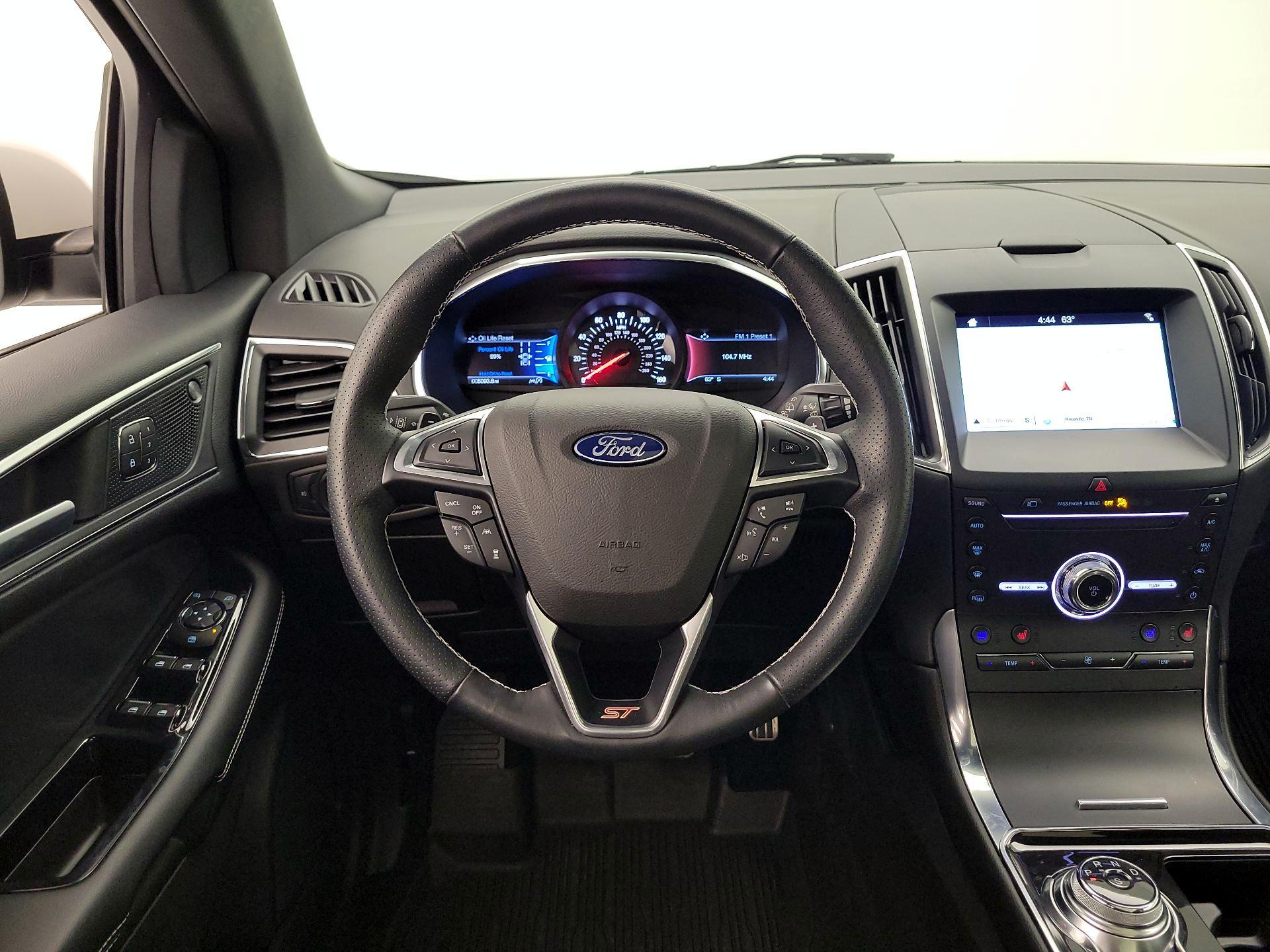 Thumbnail: 2019 Ford Edge - 10