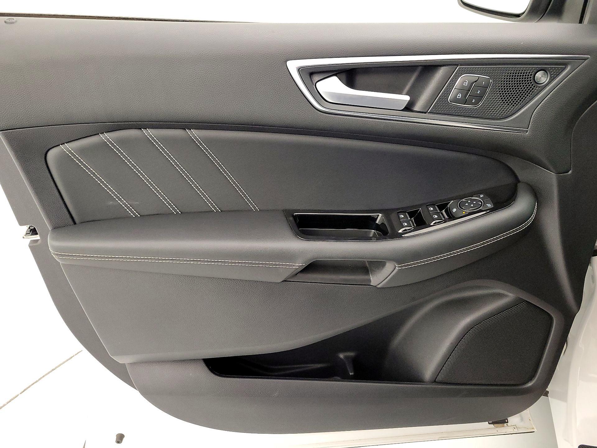 Thumbnail: 2019 Ford Edge - 12