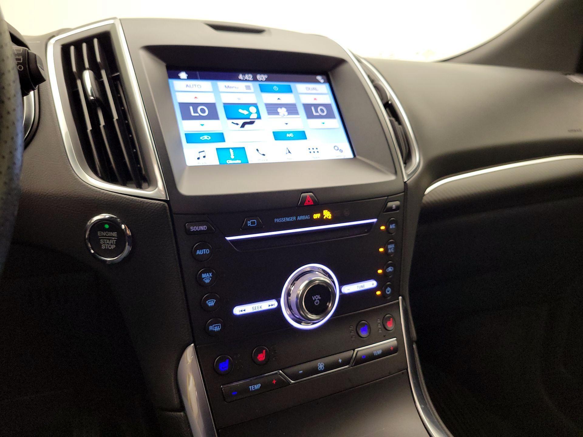 Thumbnail: 2019 Ford Edge - 17