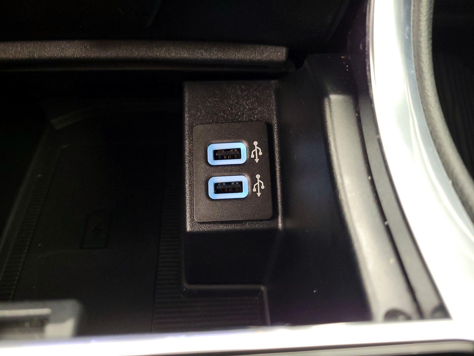 Thumbnail: 2019 Ford Edge - 19