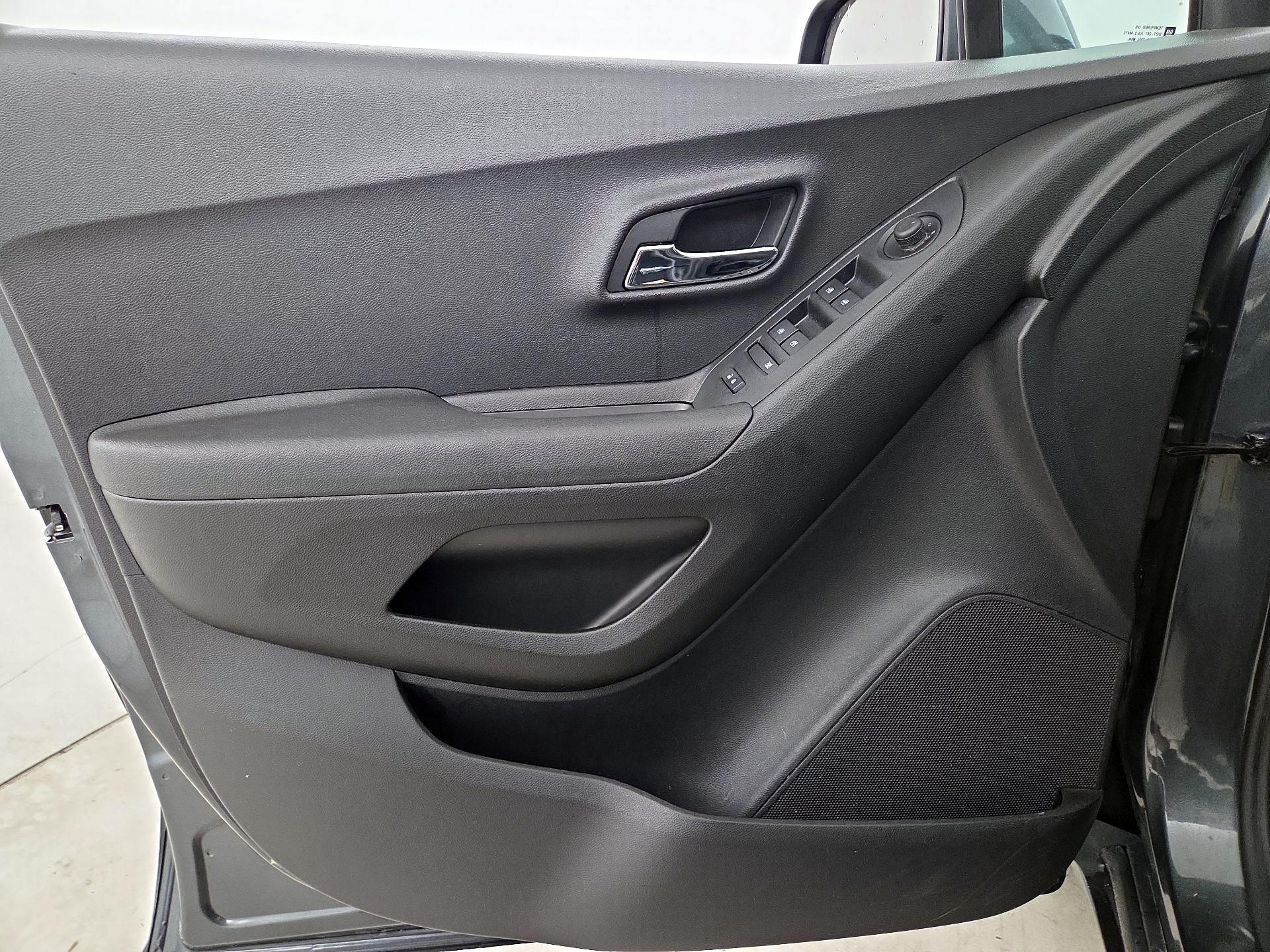 Thumbnail: 2019 Chevrolet Trax - 12