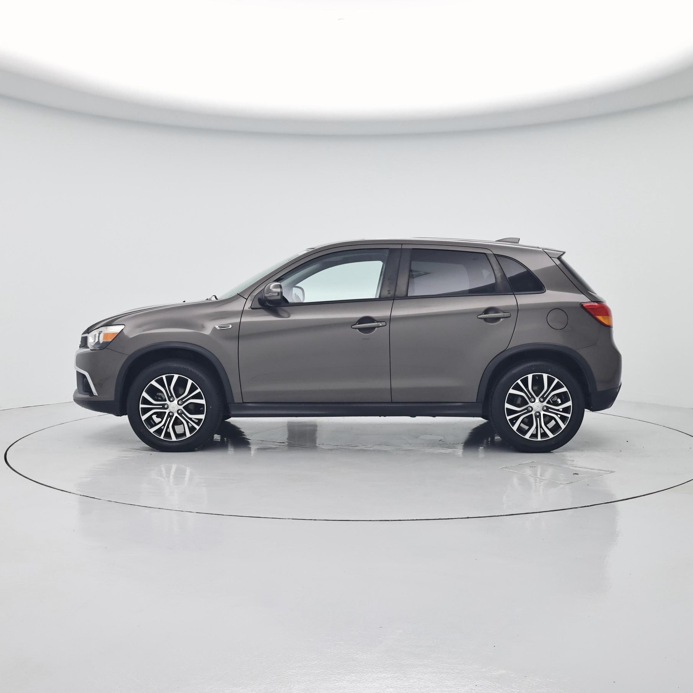 Thumbnail: 2017 Mitsubishi Outlander Sport - 3
