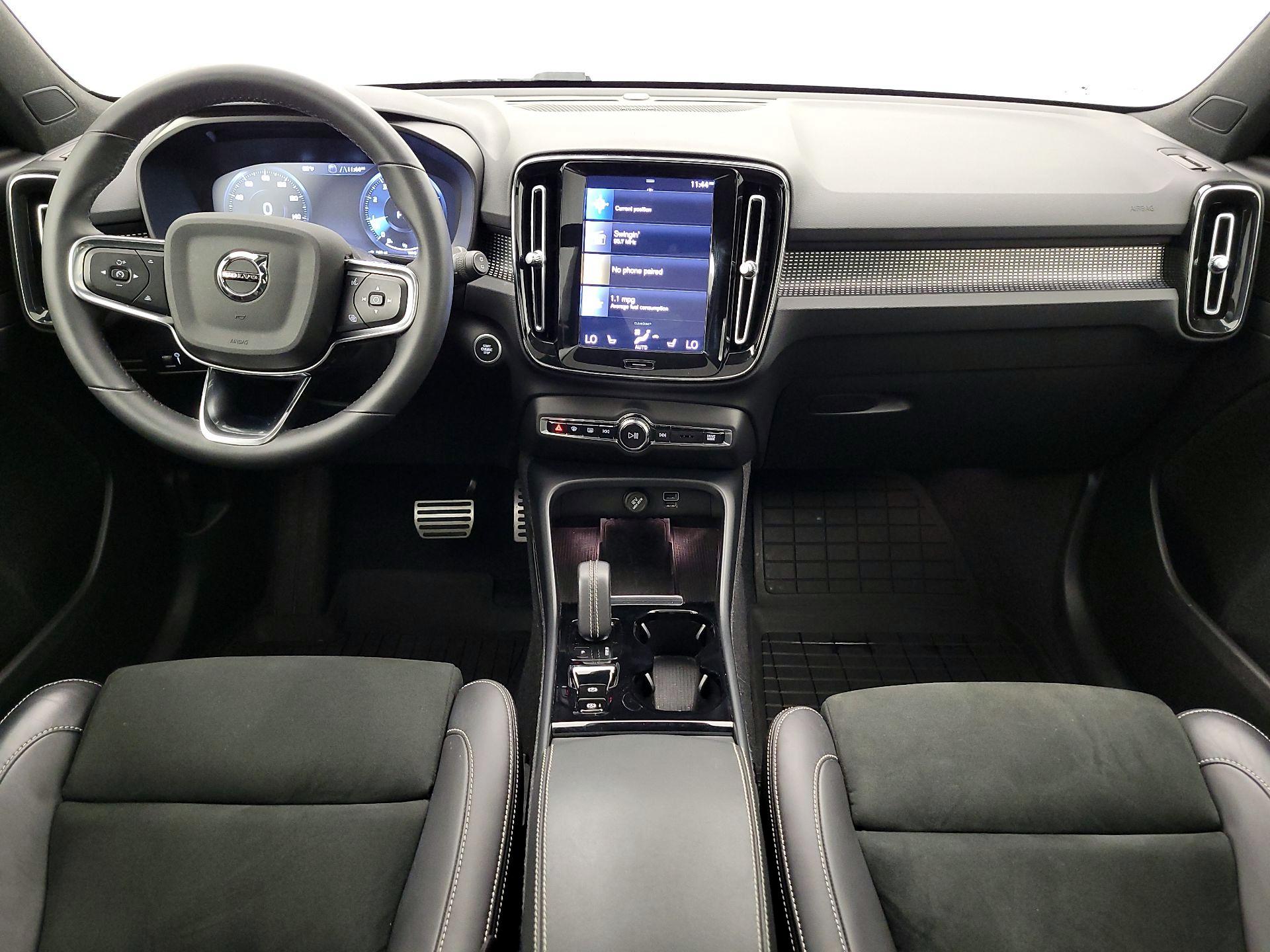 Thumbnail: 2022 Volvo XC40 - 9