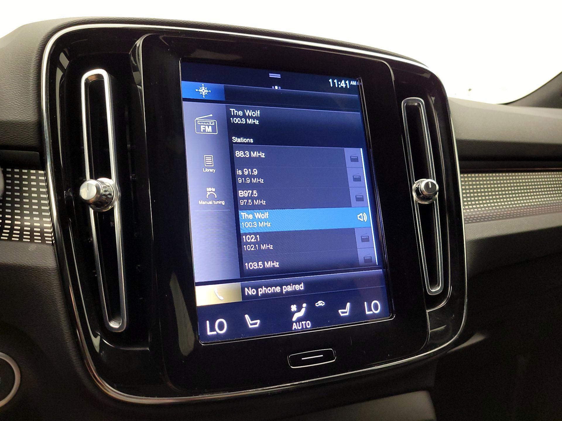 Thumbnail: 2022 Volvo XC40 - 16