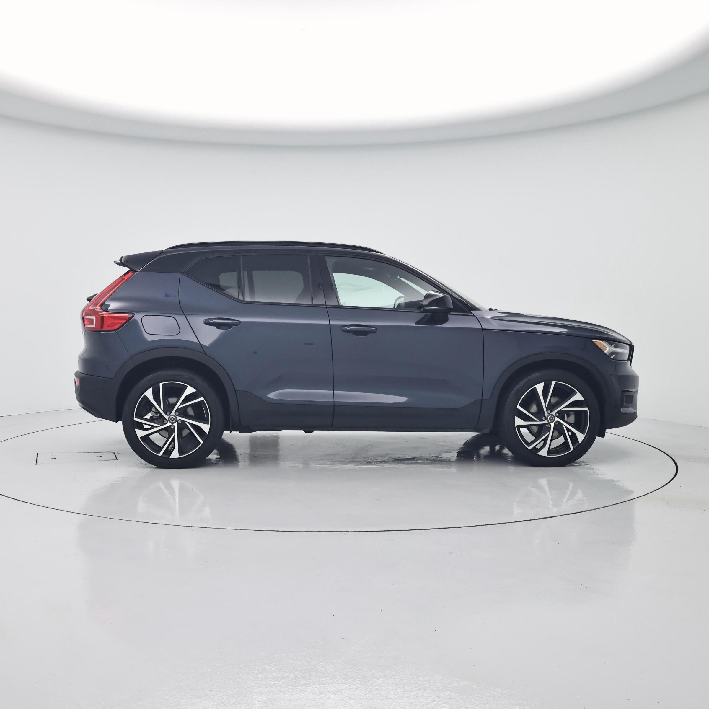 Thumbnail: 2022 Volvo XC40 - 7
