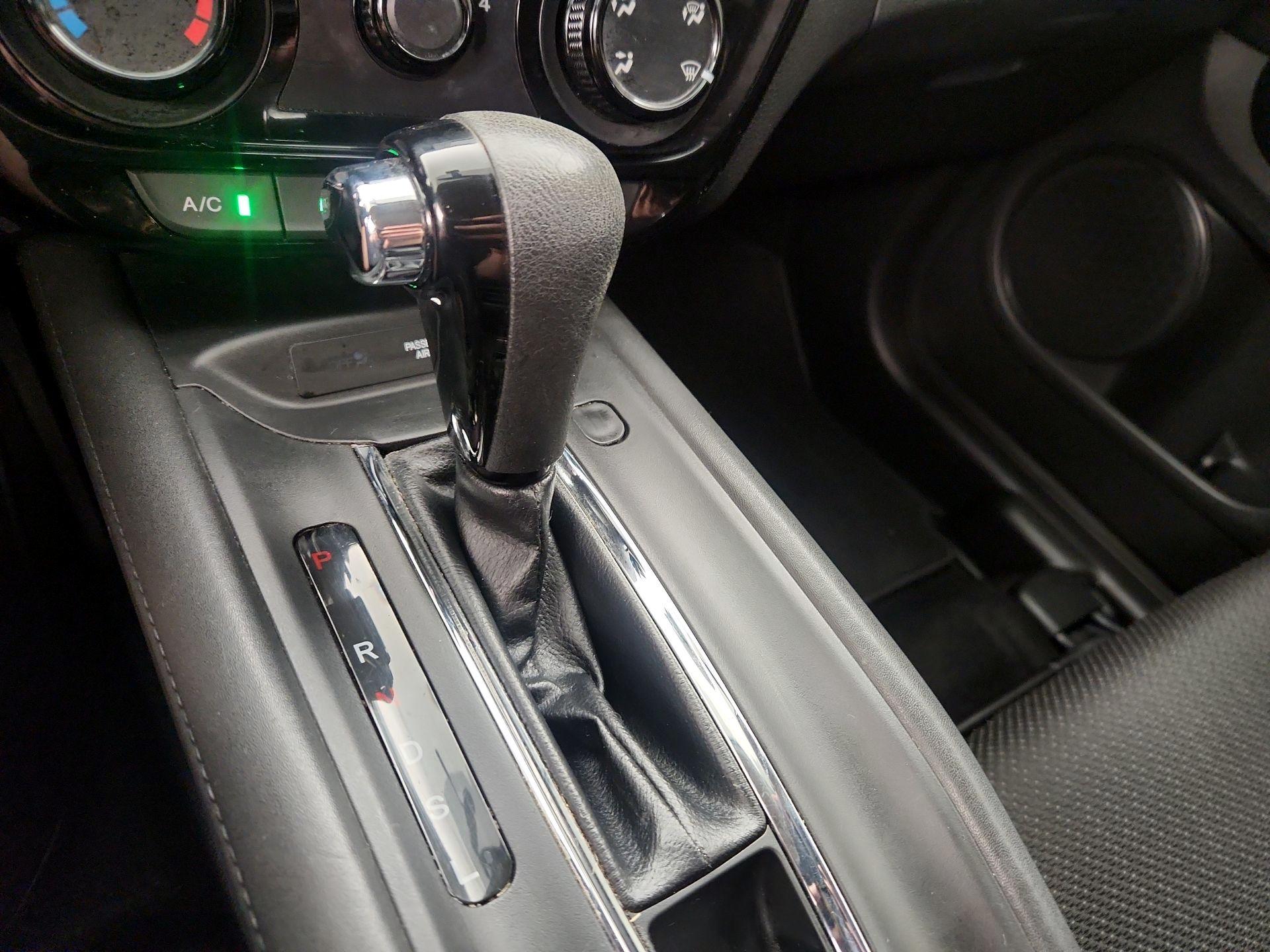 Thumbnail: 2016 Honda HR-V - 16