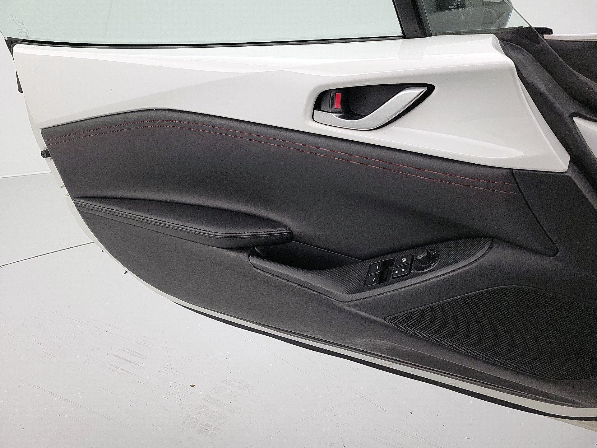 Thumbnail: 2016 Mazda MX-5 Miata - 12