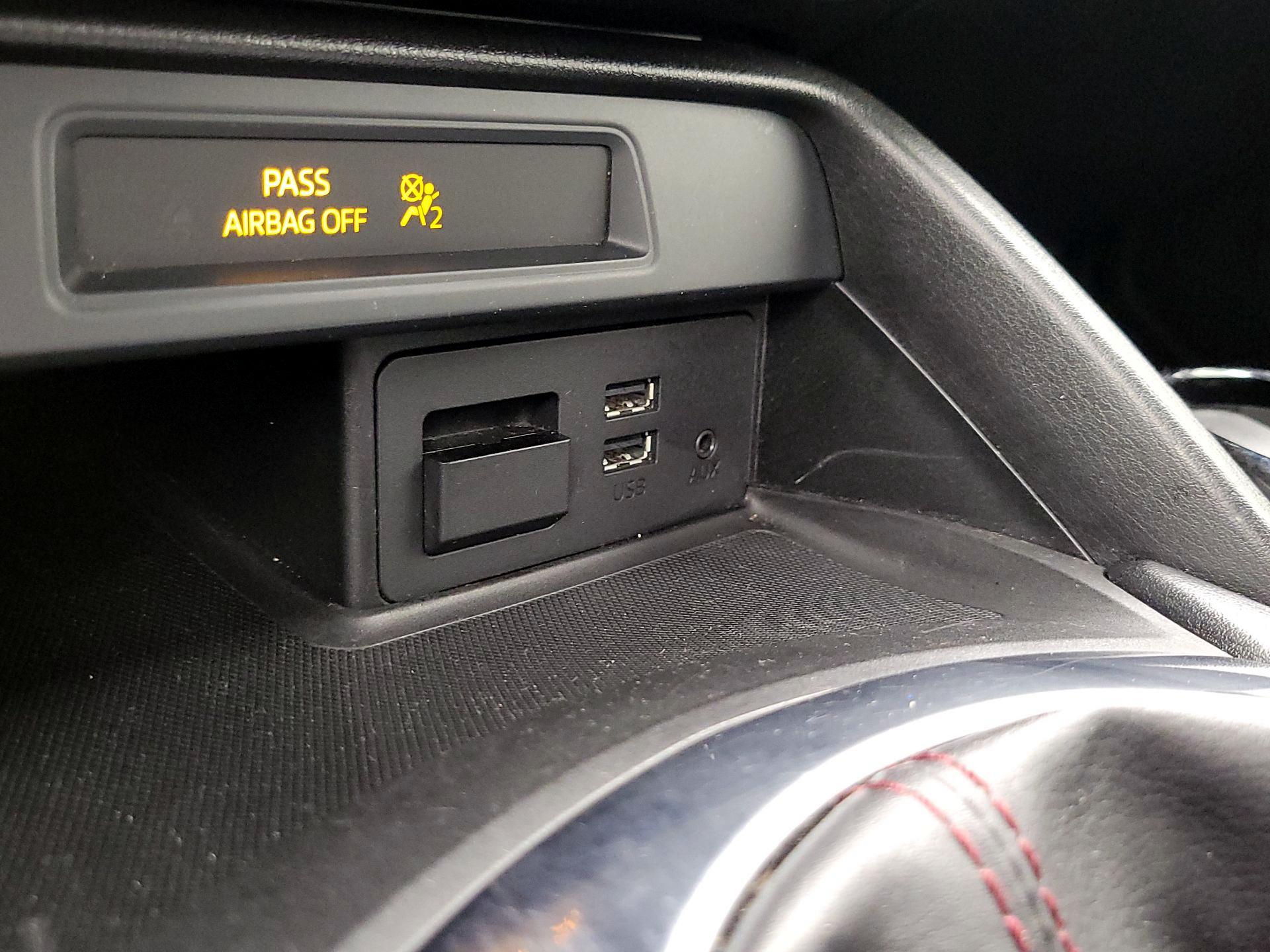 Thumbnail: 2016 Mazda MX-5 Miata - 18