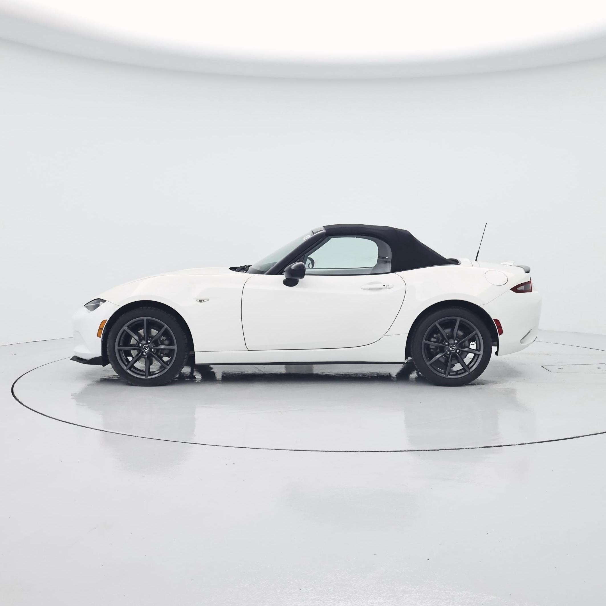 Thumbnail: 2016 Mazda MX-5 Miata - 3