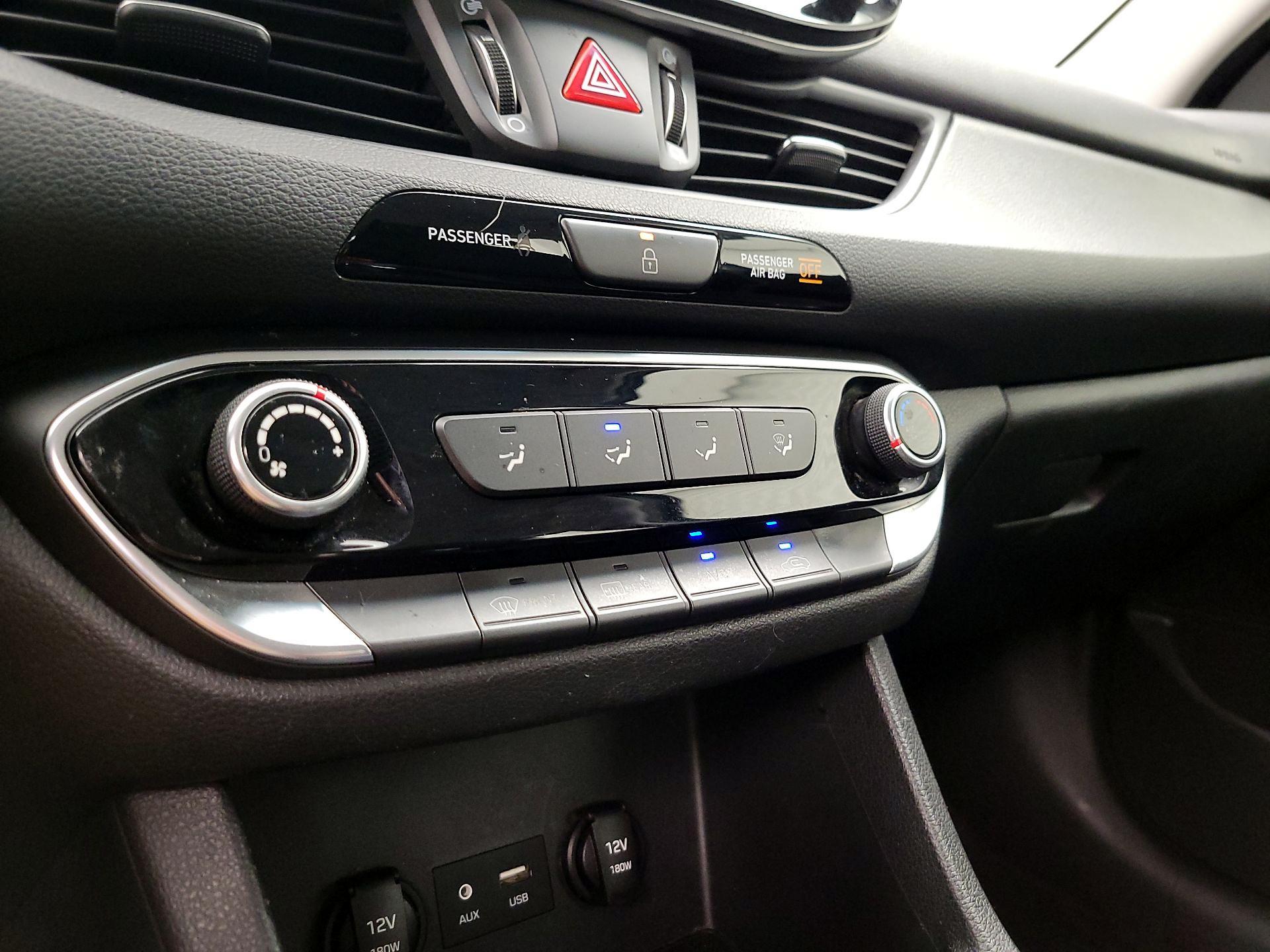 Thumbnail: 2019 Hyundai Elantra - 16