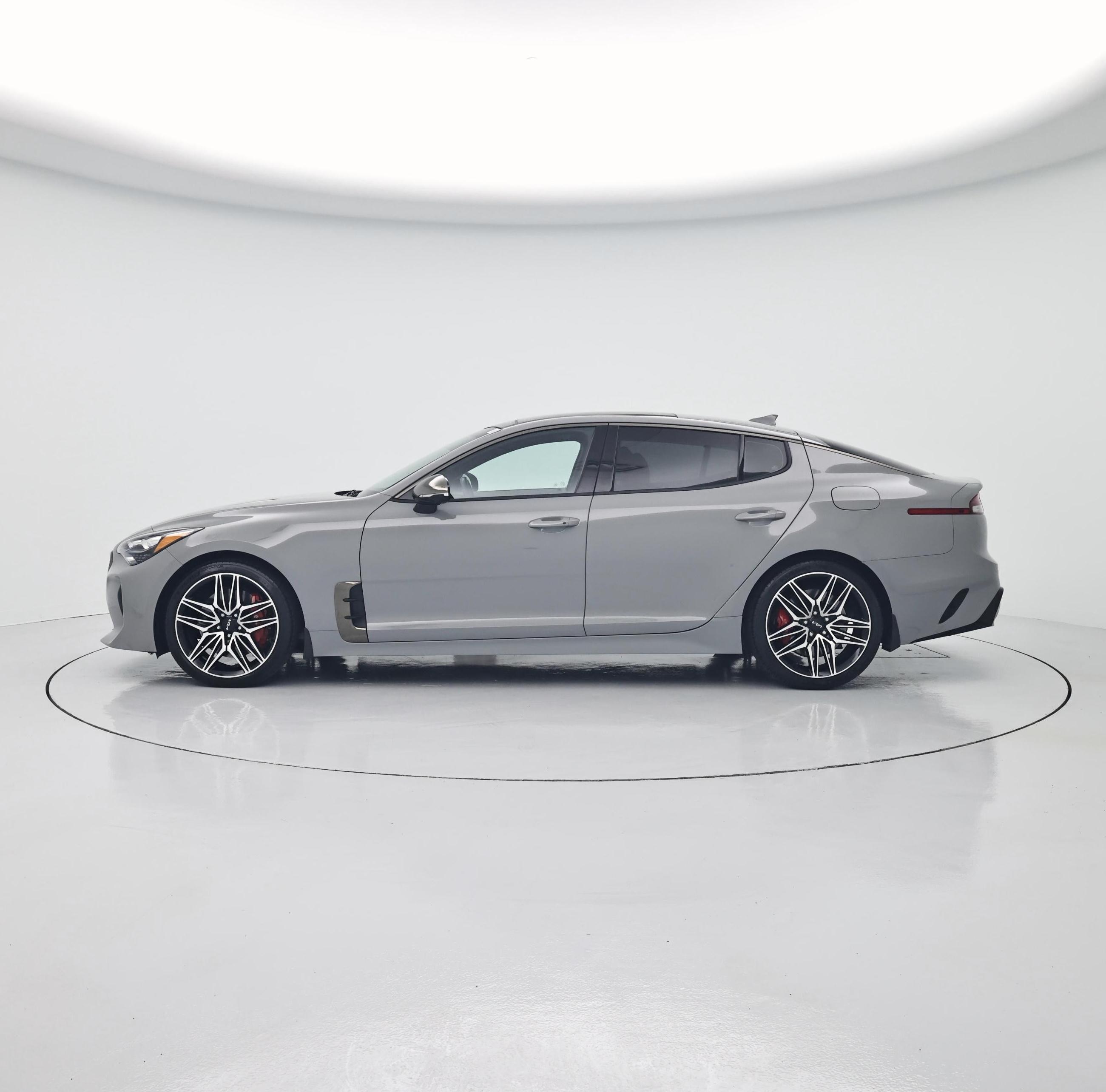 Thumbnail: 2023 Kia Stinger - 3