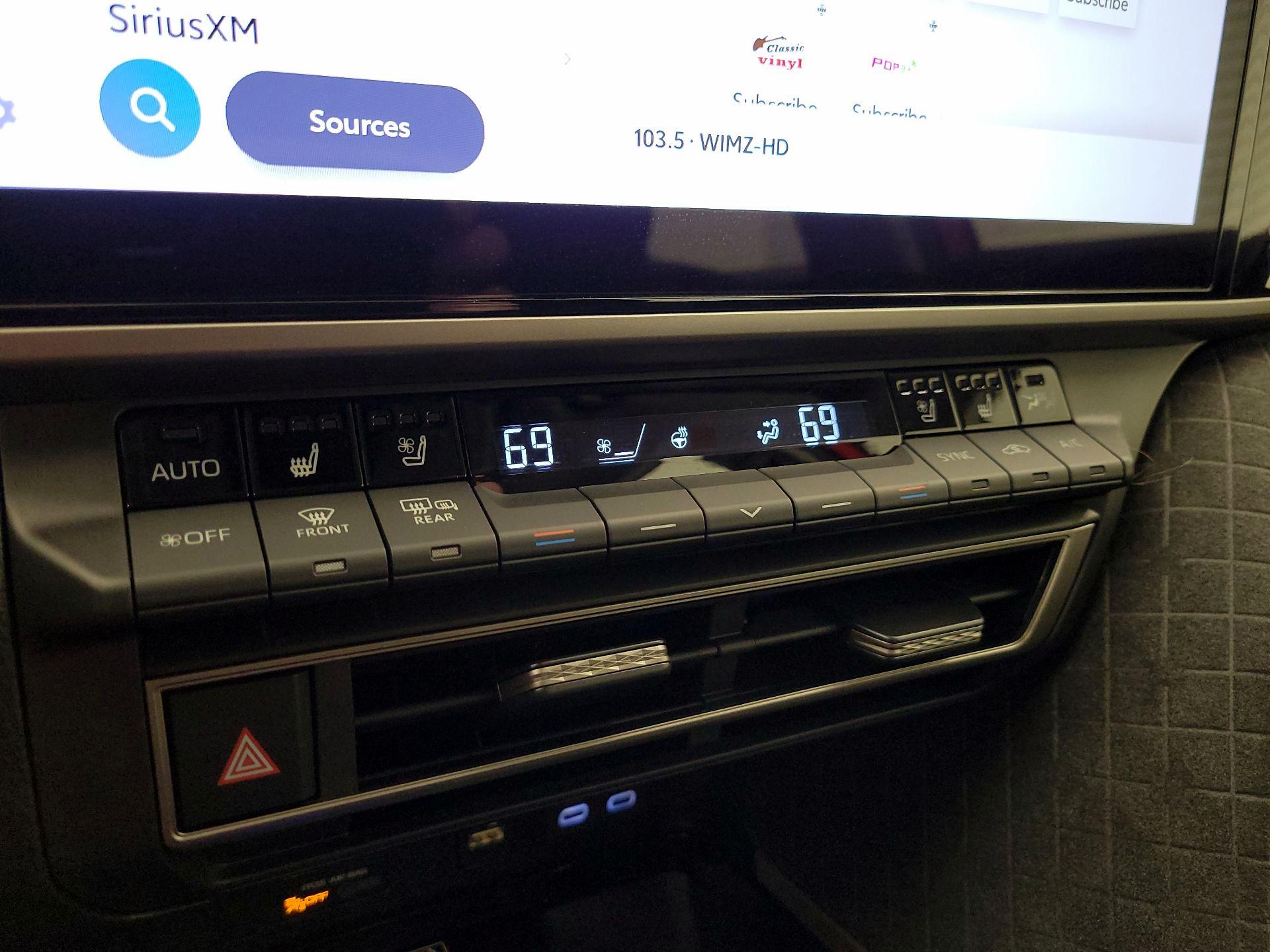 Thumbnail: 2025 Toyota Camry - 16