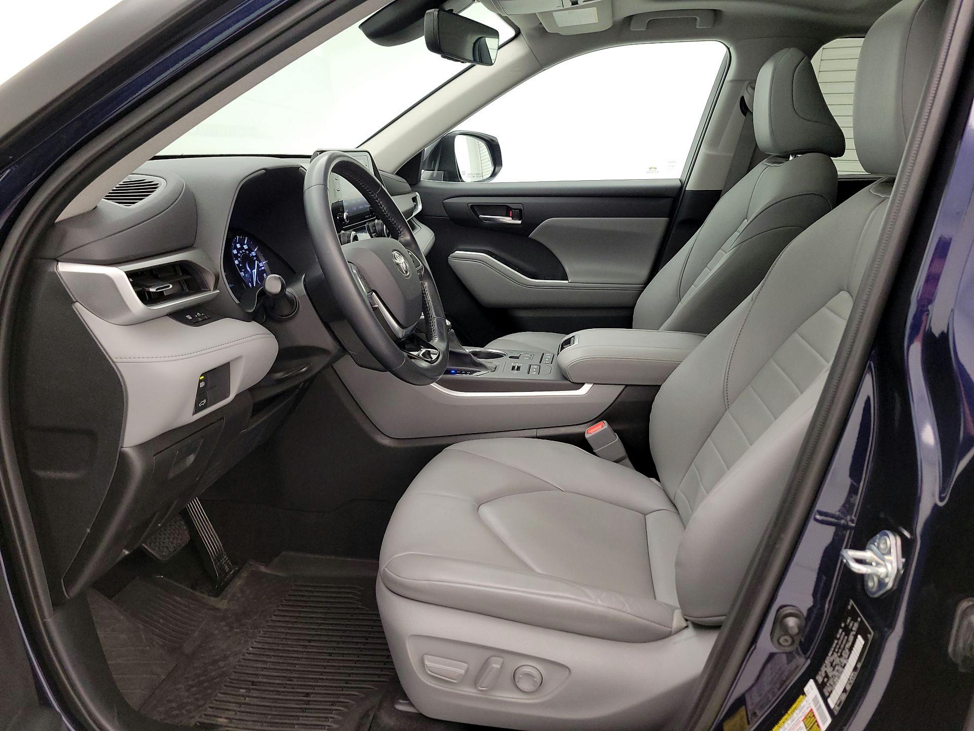 Thumbnail: 2020 Toyota Highlander - 11