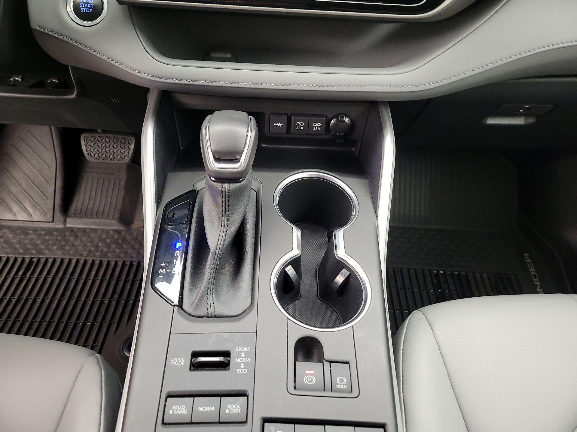 Thumbnail: 2020 Toyota Highlander - 17