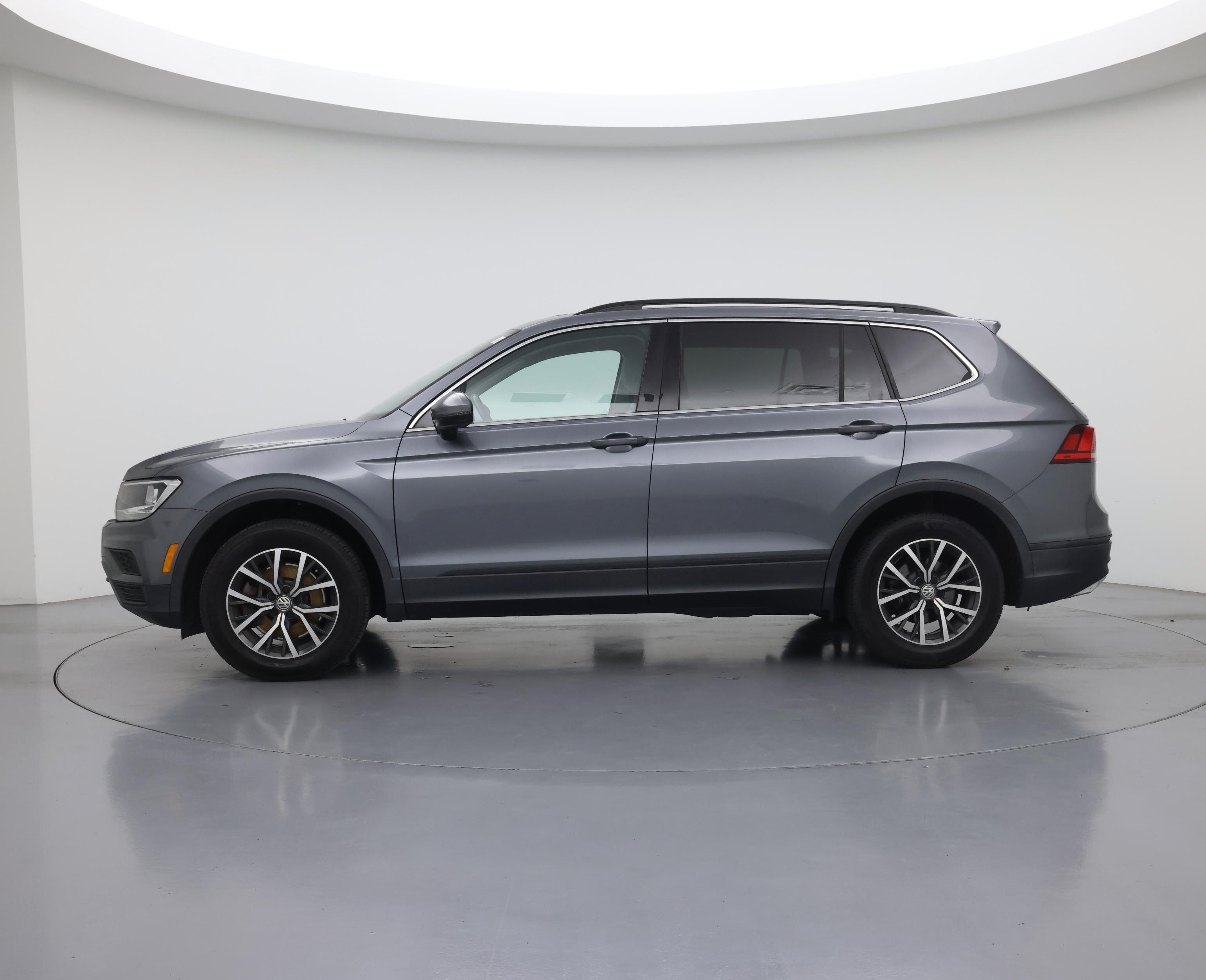 Thumbnail: 2019 Volkswagen Tiguan - 3