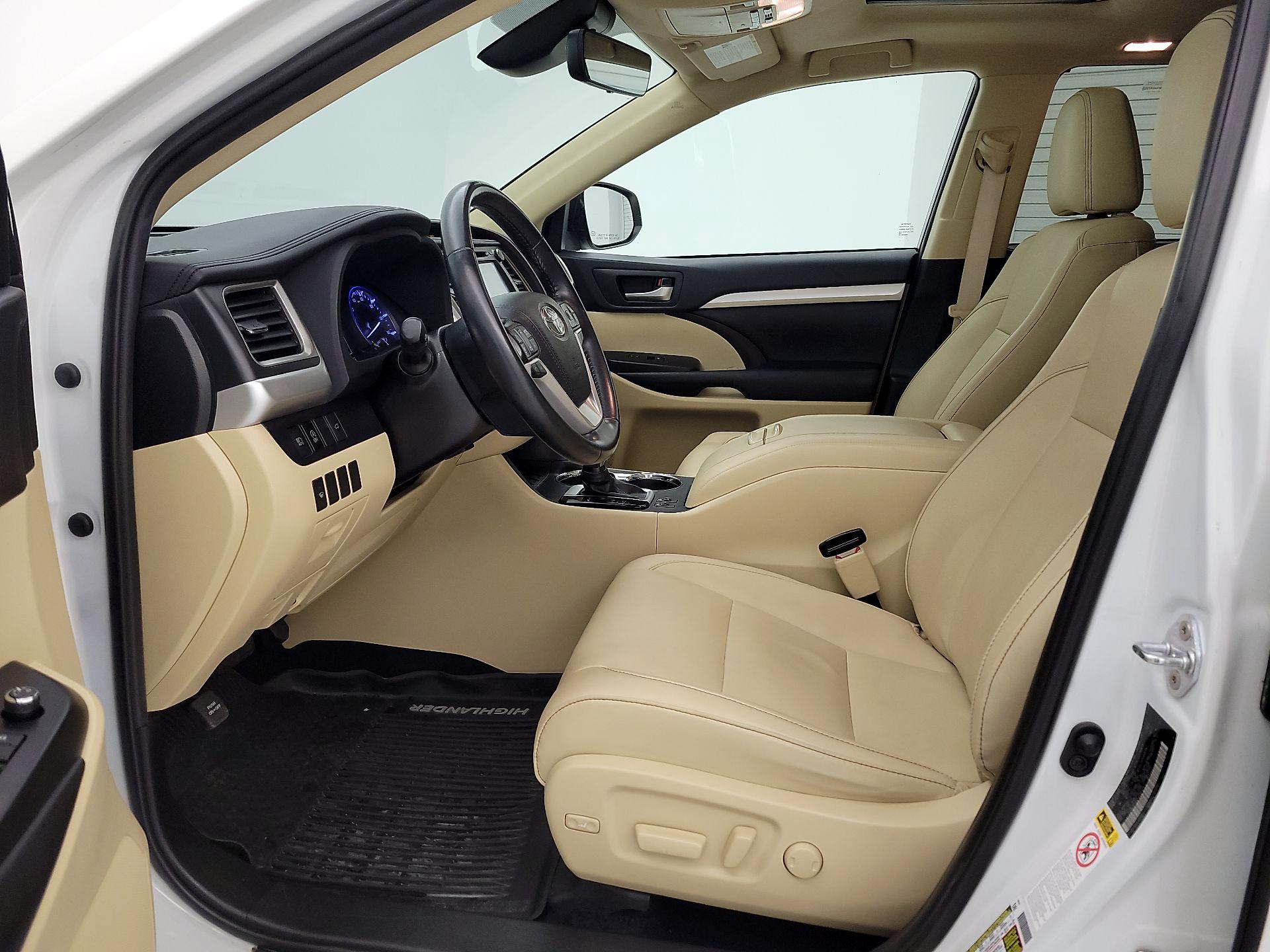 Thumbnail: 2019 Toyota Highlander - 11