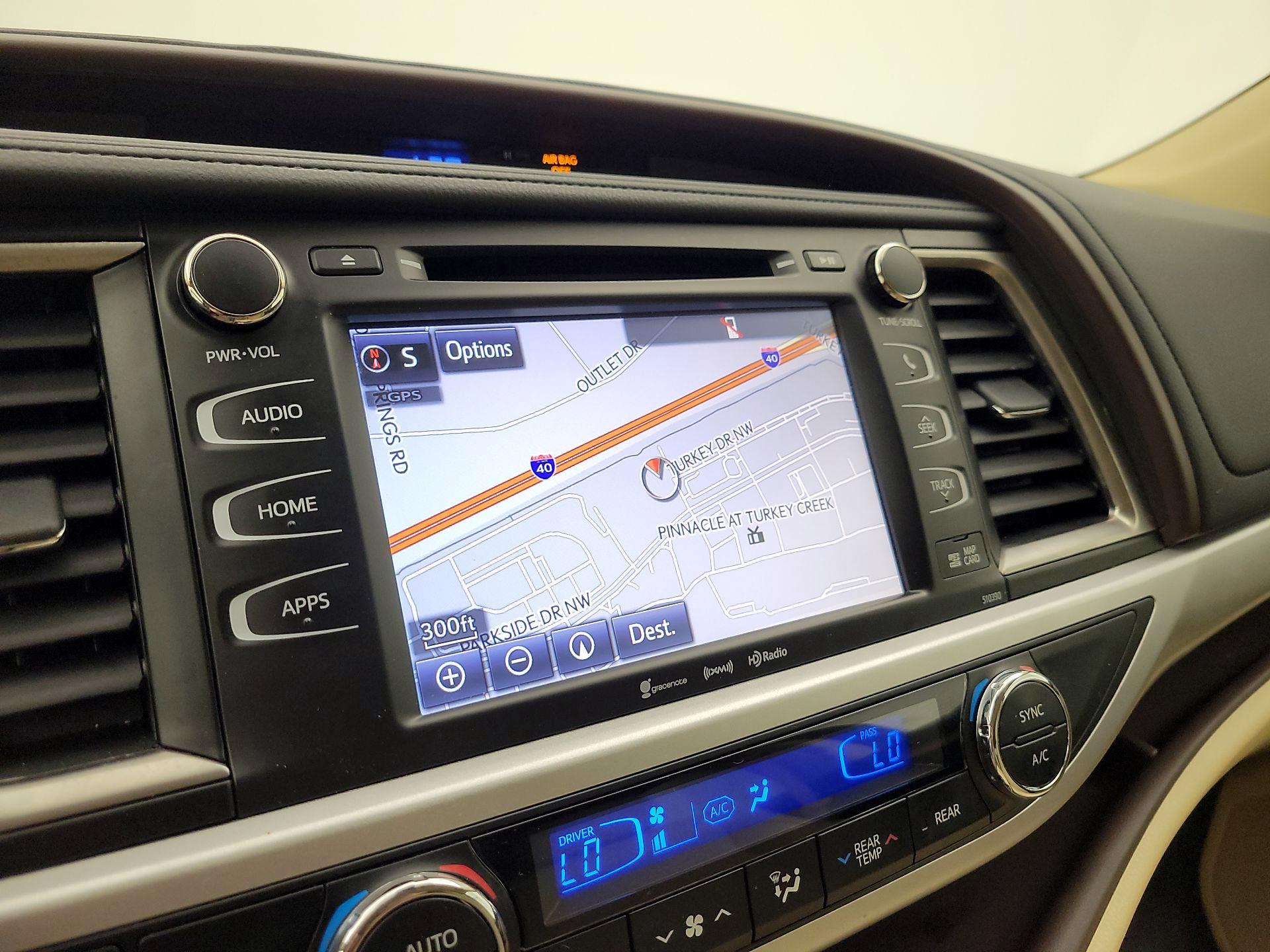 Thumbnail: 2019 Toyota Highlander - 14