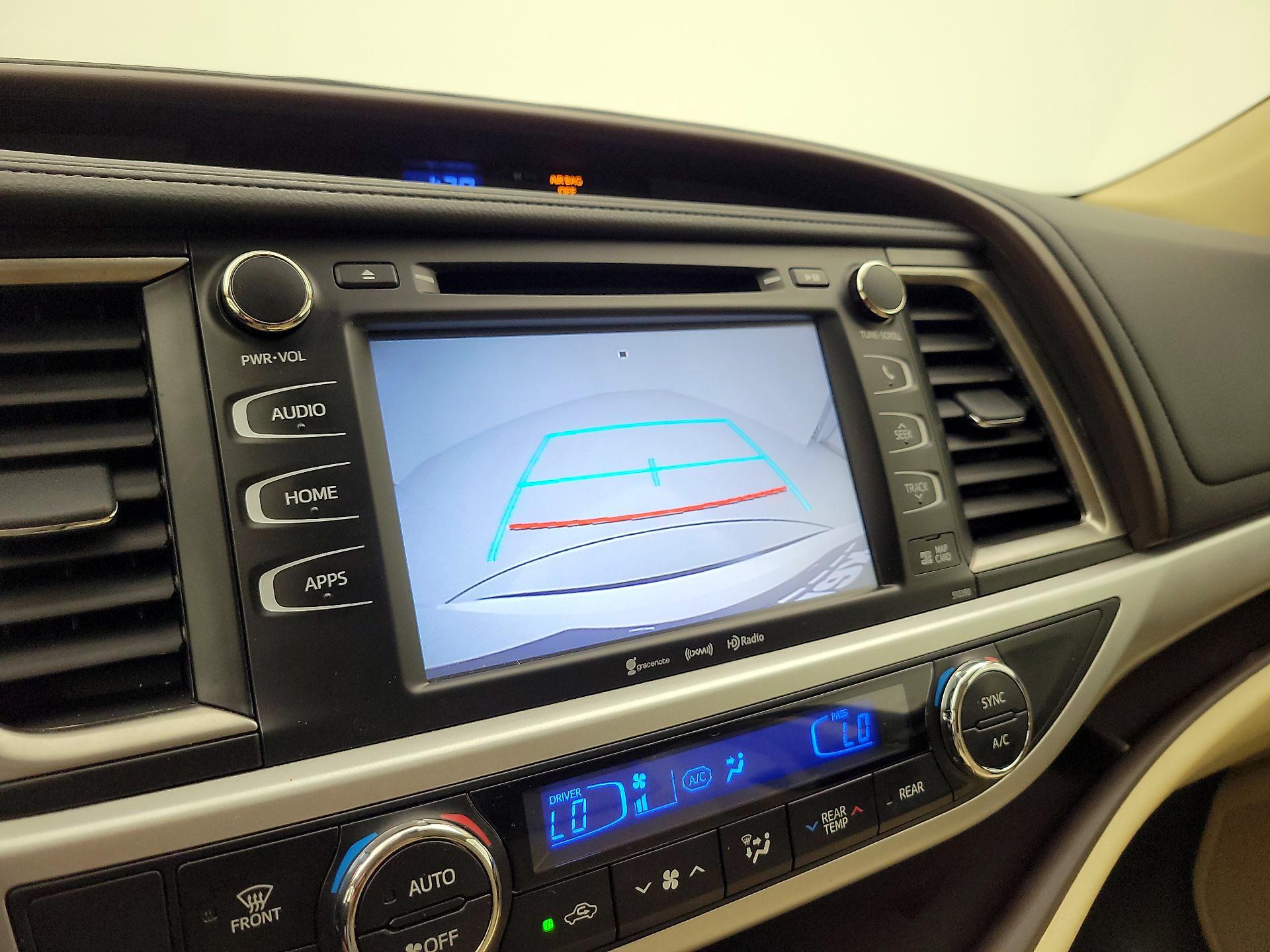 Thumbnail: 2019 Toyota Highlander - 15
