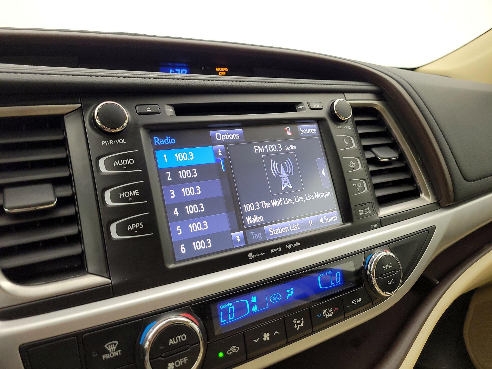 Thumbnail: 2019 Toyota Highlander - 16
