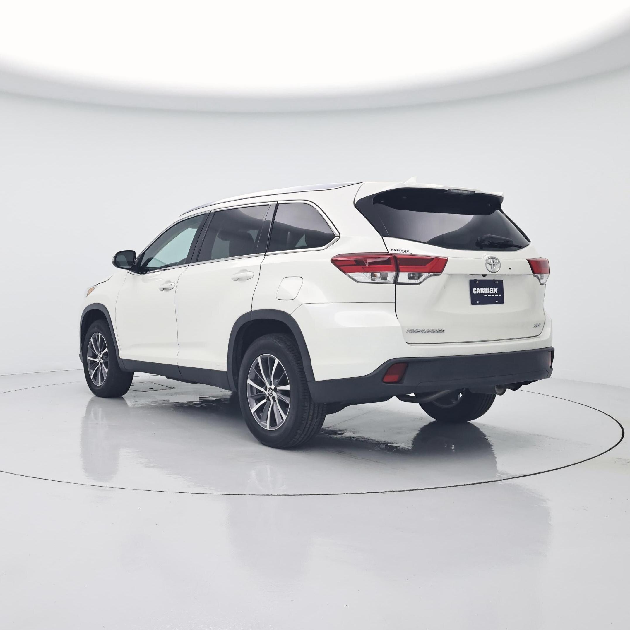 Thumbnail: 2019 Toyota Highlander - 2