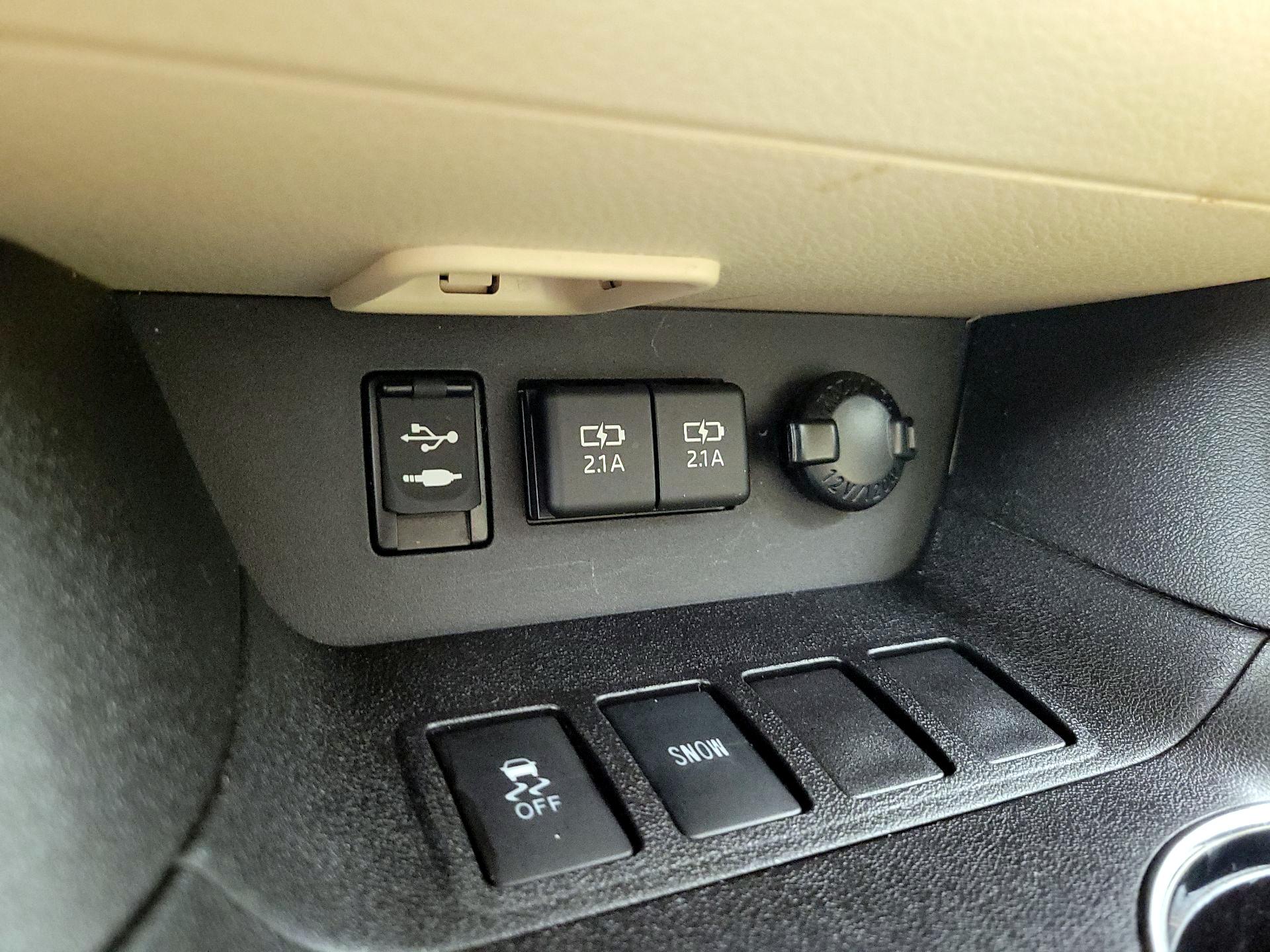 Thumbnail: 2019 Toyota Highlander - 19