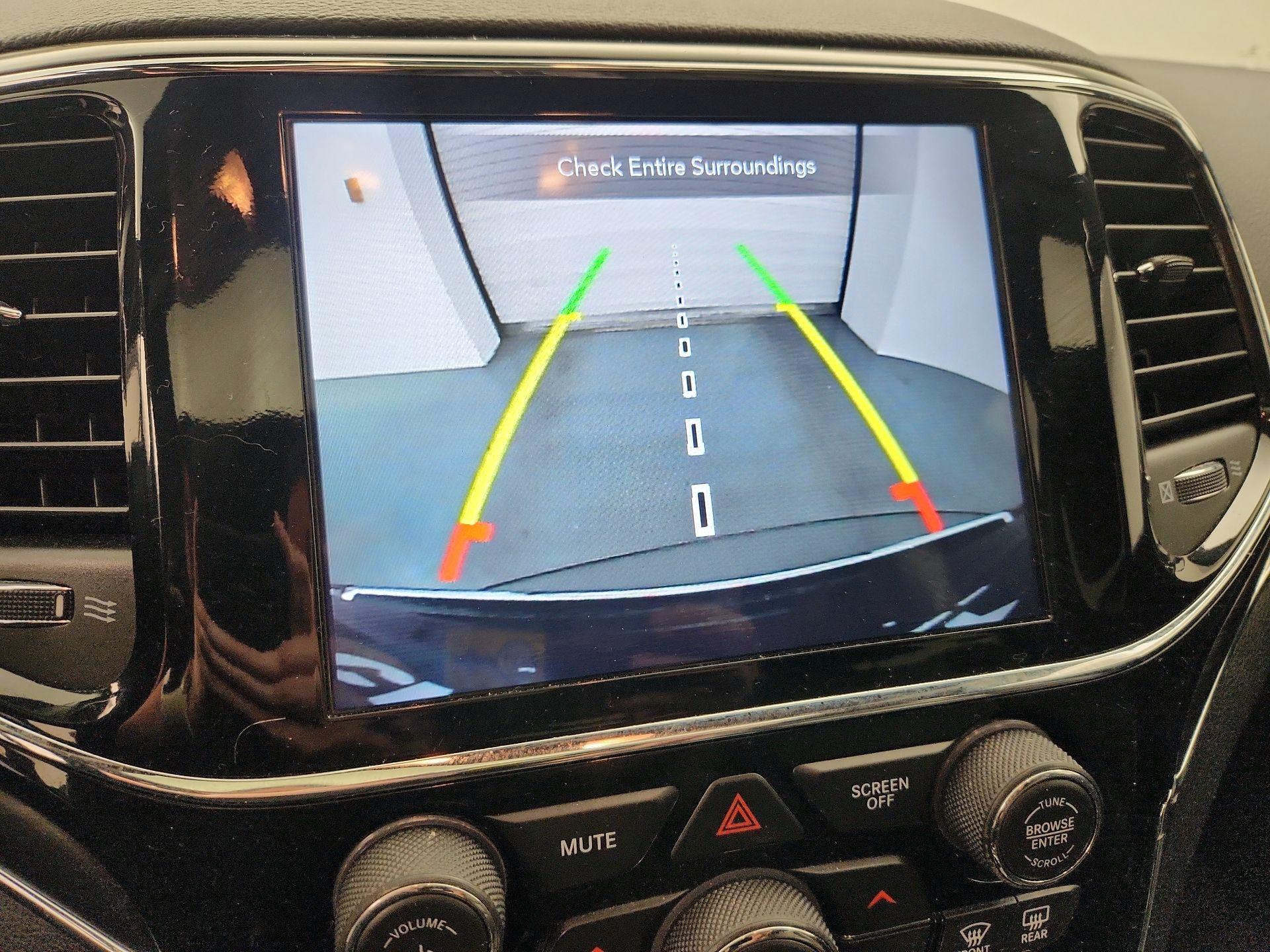 Thumbnail: 2019 Jeep Grand Cherokee - 15