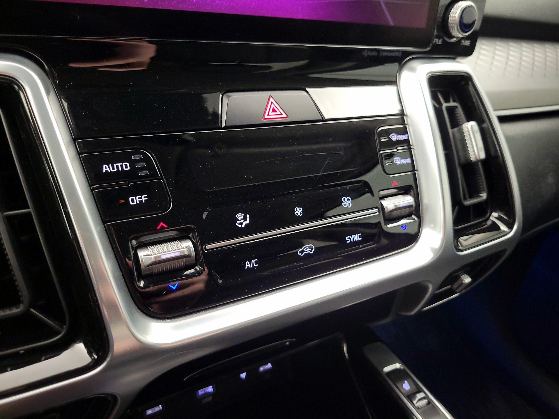 Thumbnail: 2021 Kia Sorento - 17