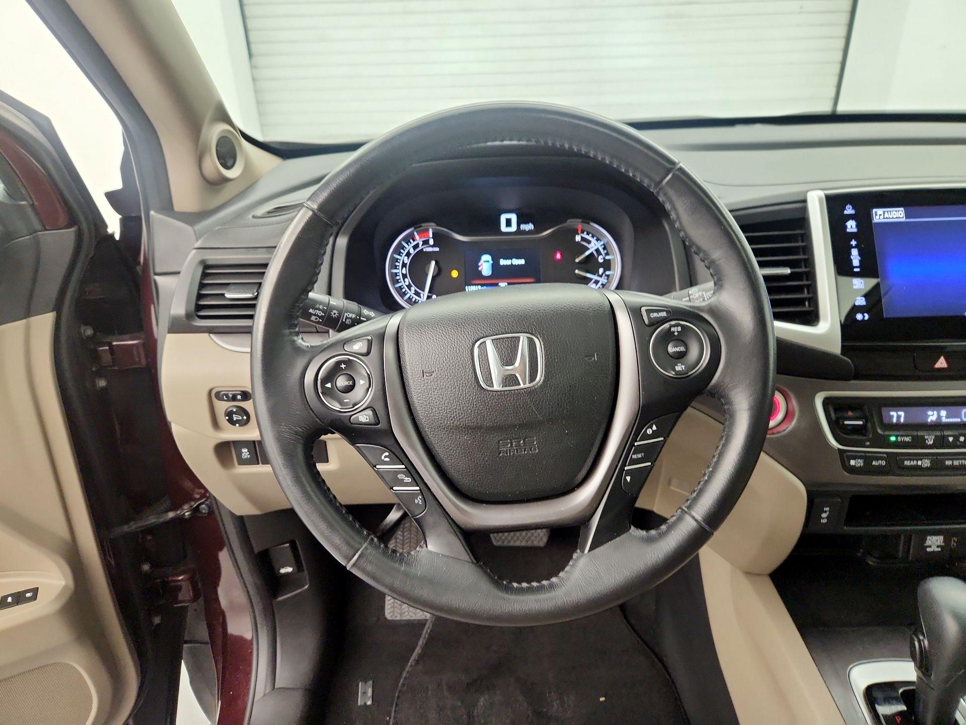 Thumbnail: 2017 Honda Pilot - 10