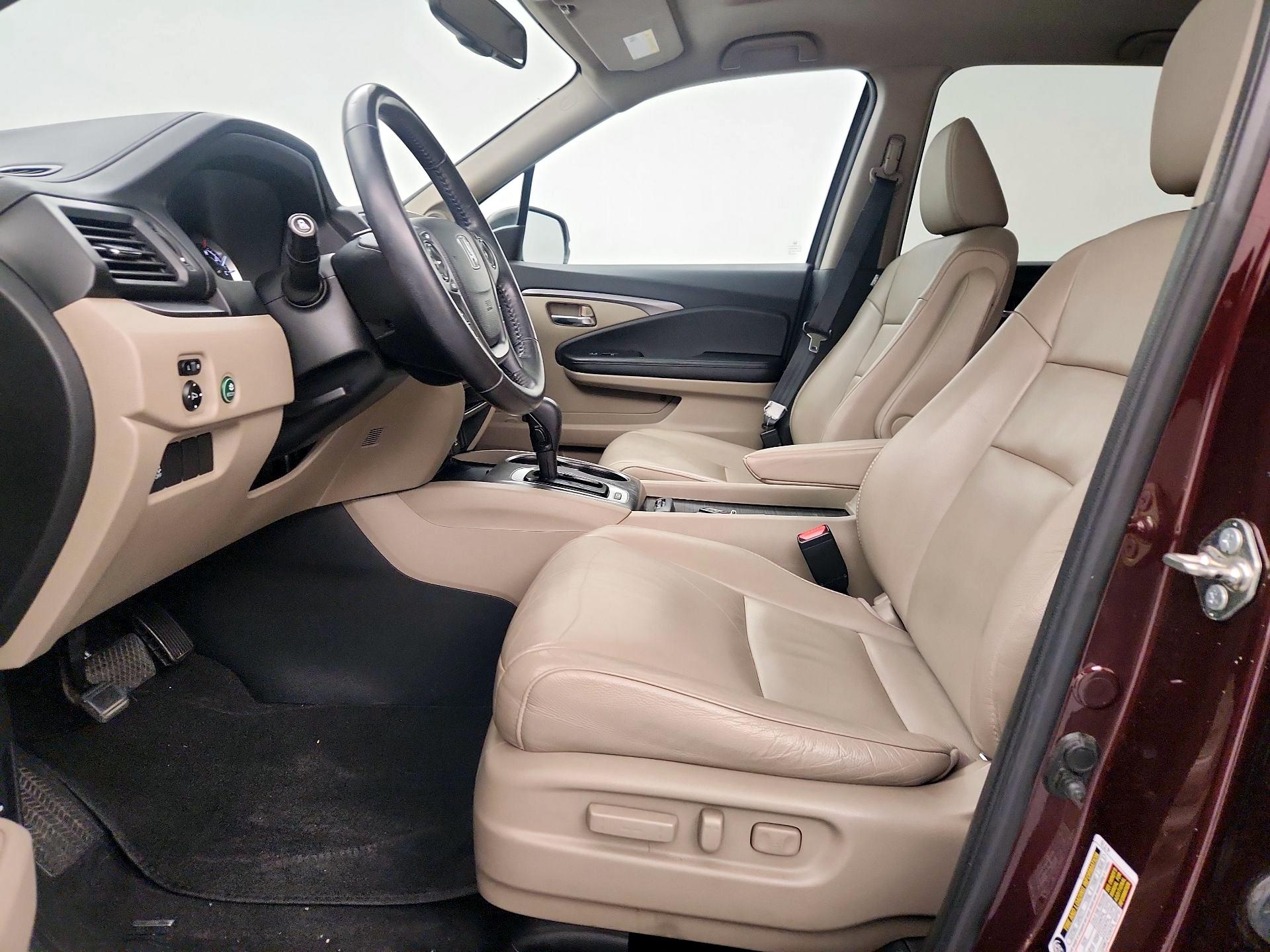 Thumbnail: 2017 Honda Pilot - 11