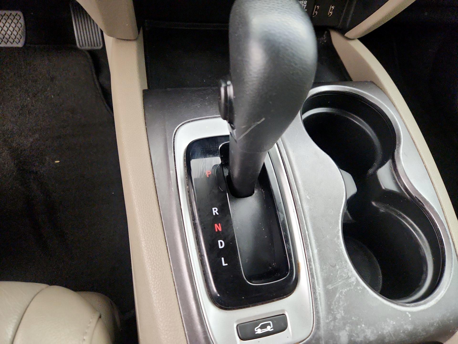 Thumbnail: 2017 Honda Pilot - 17